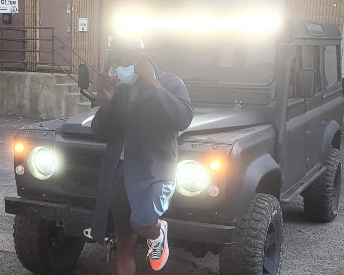 Land Rover Defender 110