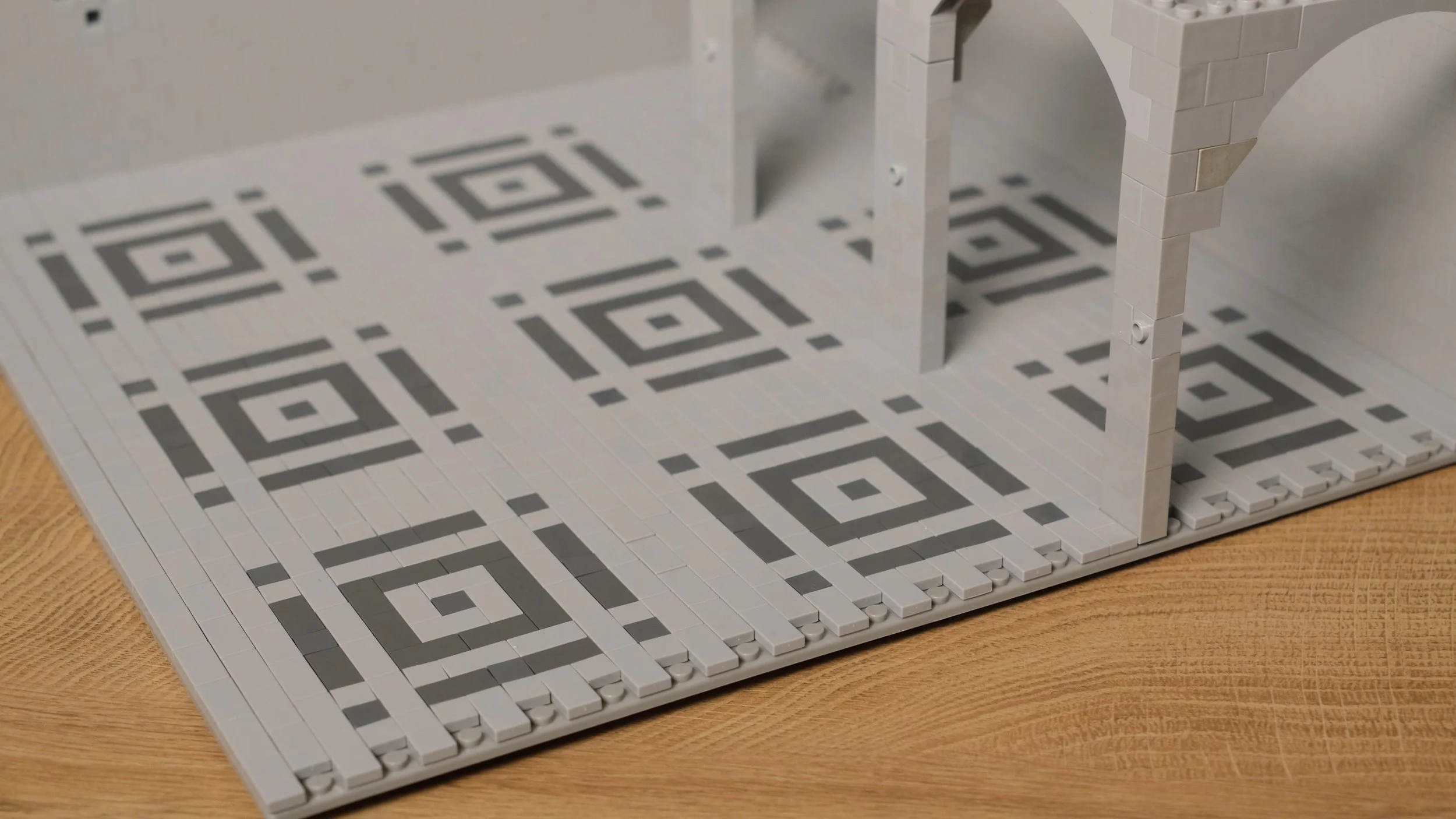 Brick Burg – Verlegung der Bodenplatten