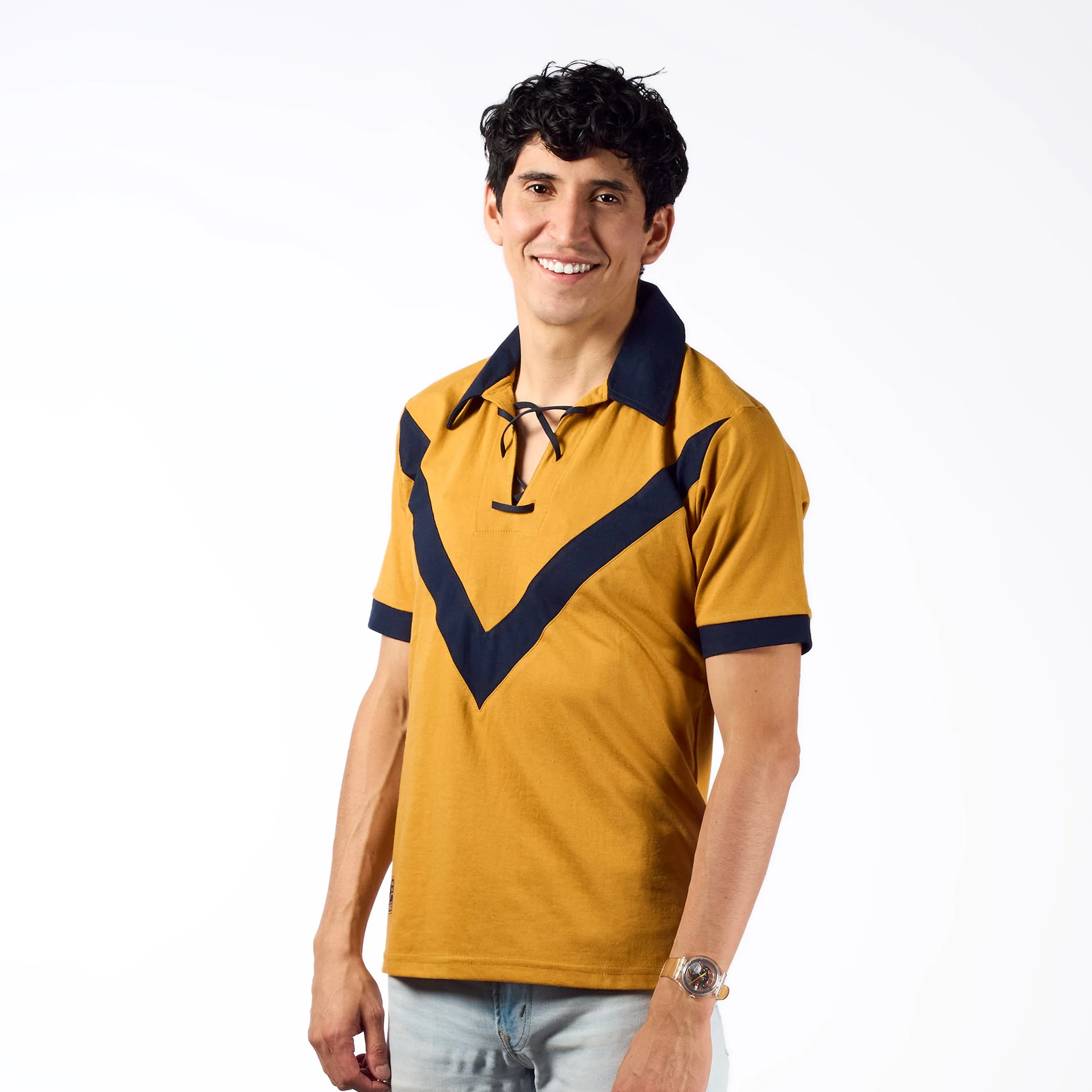 1954-1956 oro manga corta hombre perfil.jpg