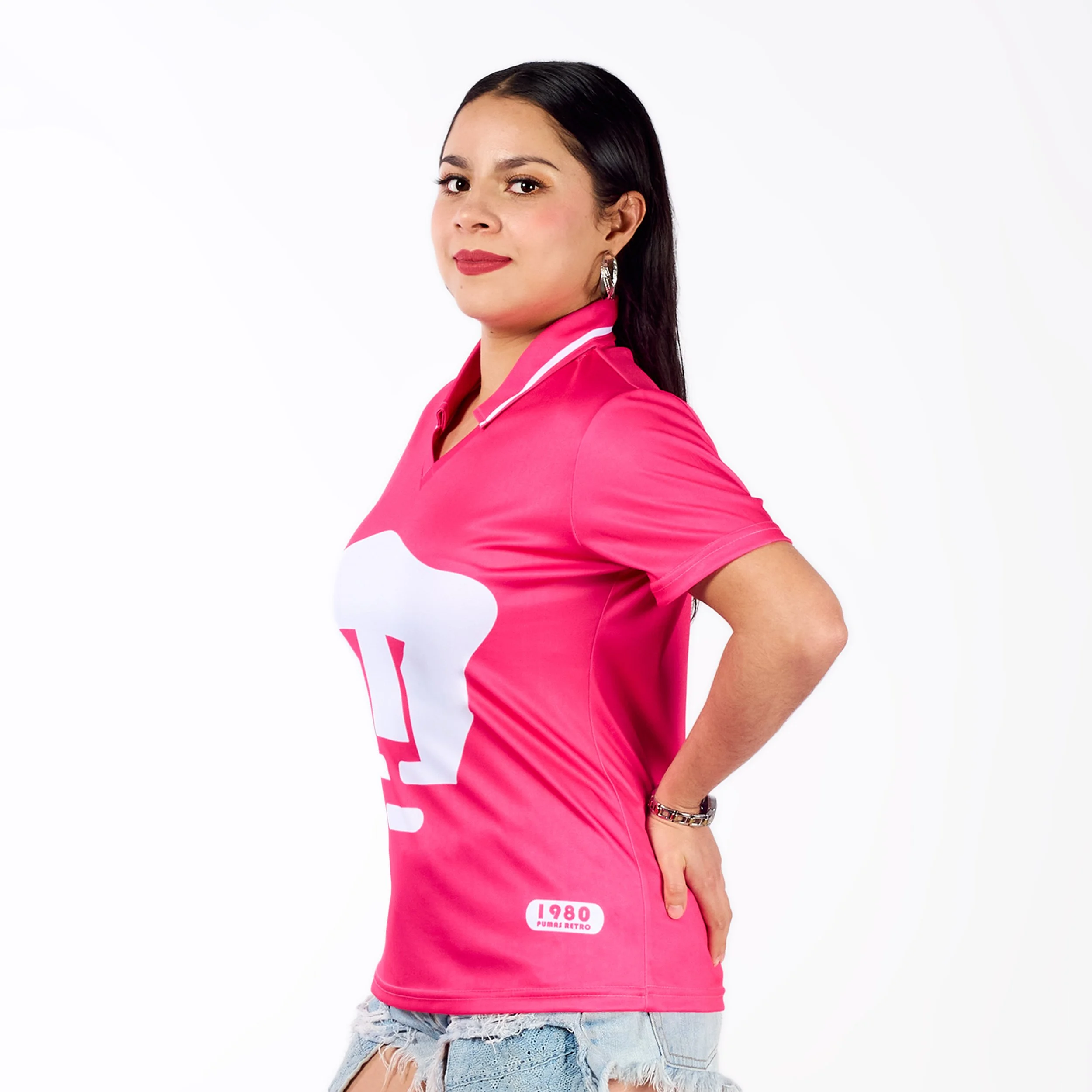 1981-1993 rosa manga corta mujer perfil.jpg