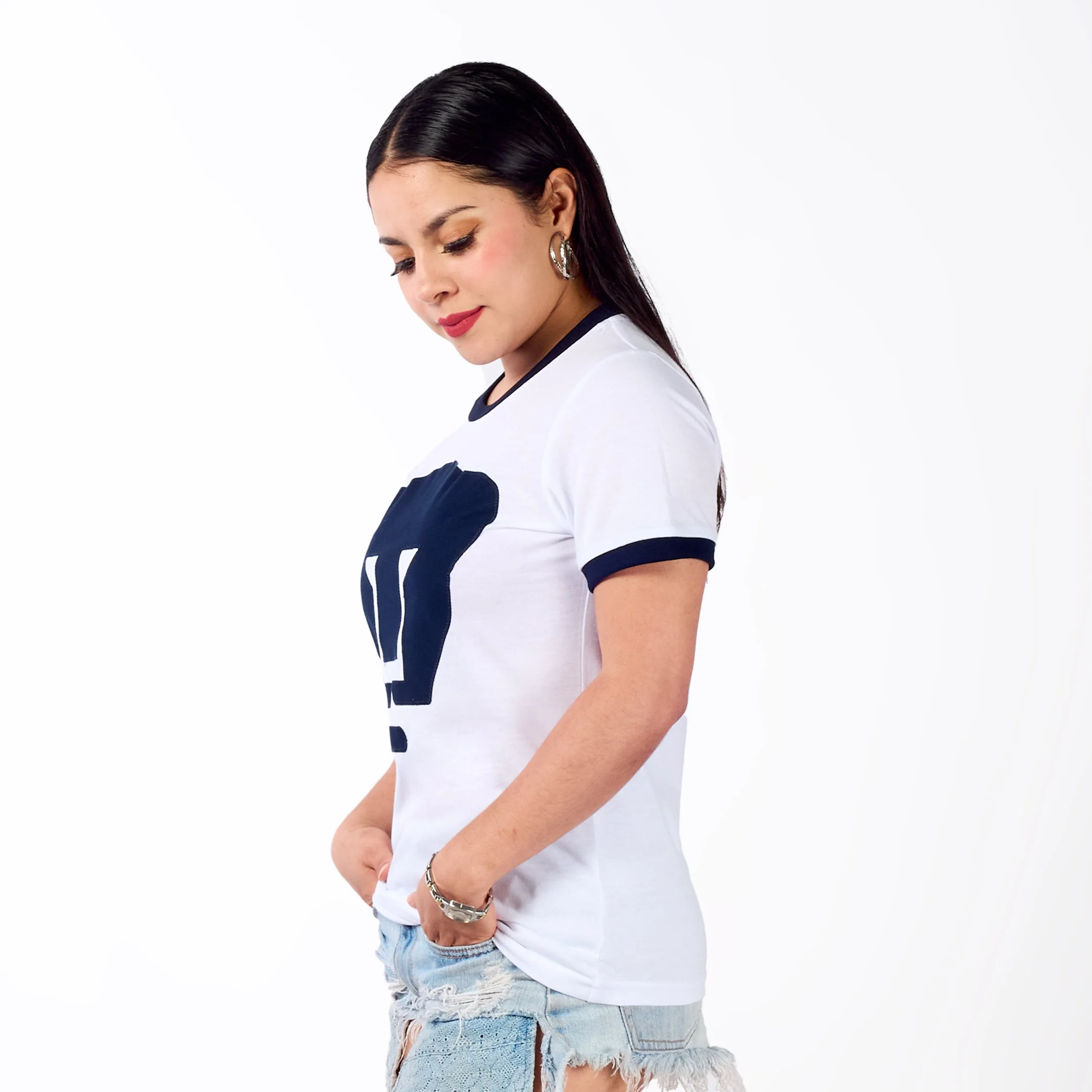 1975-1980 Blanca Manga Corta Mujer Perfil.jpg