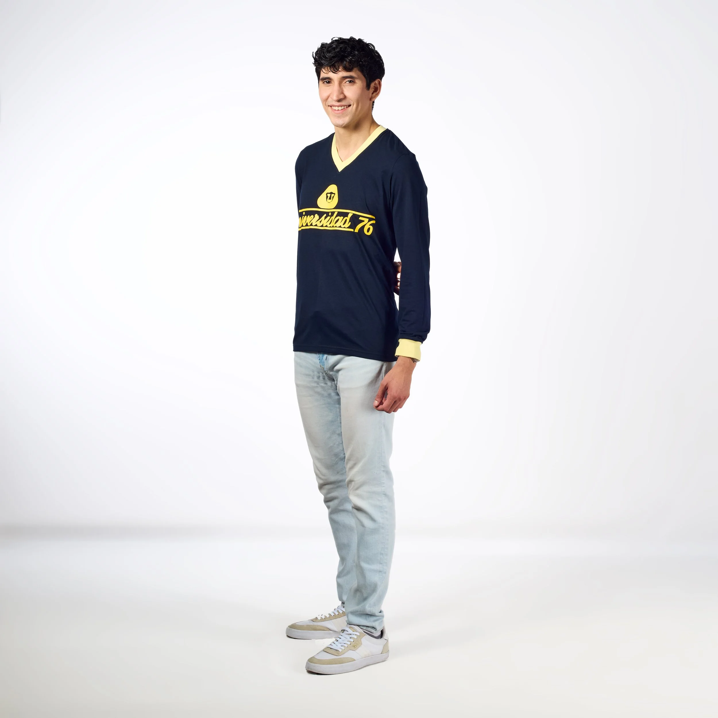 1976 manga larga hombre perfil full.jpg