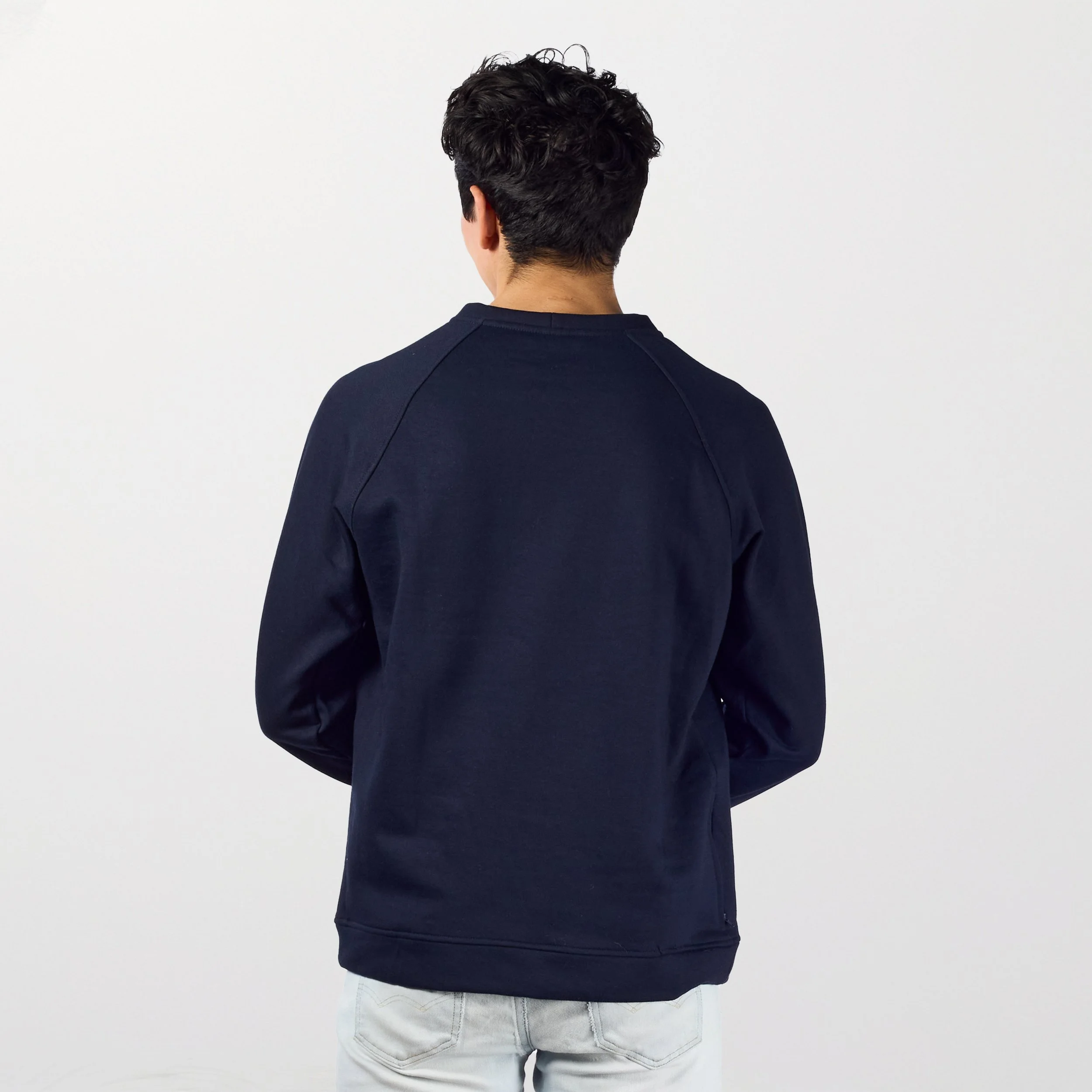 Sudadera azul Puma en pecho espalda.jpg