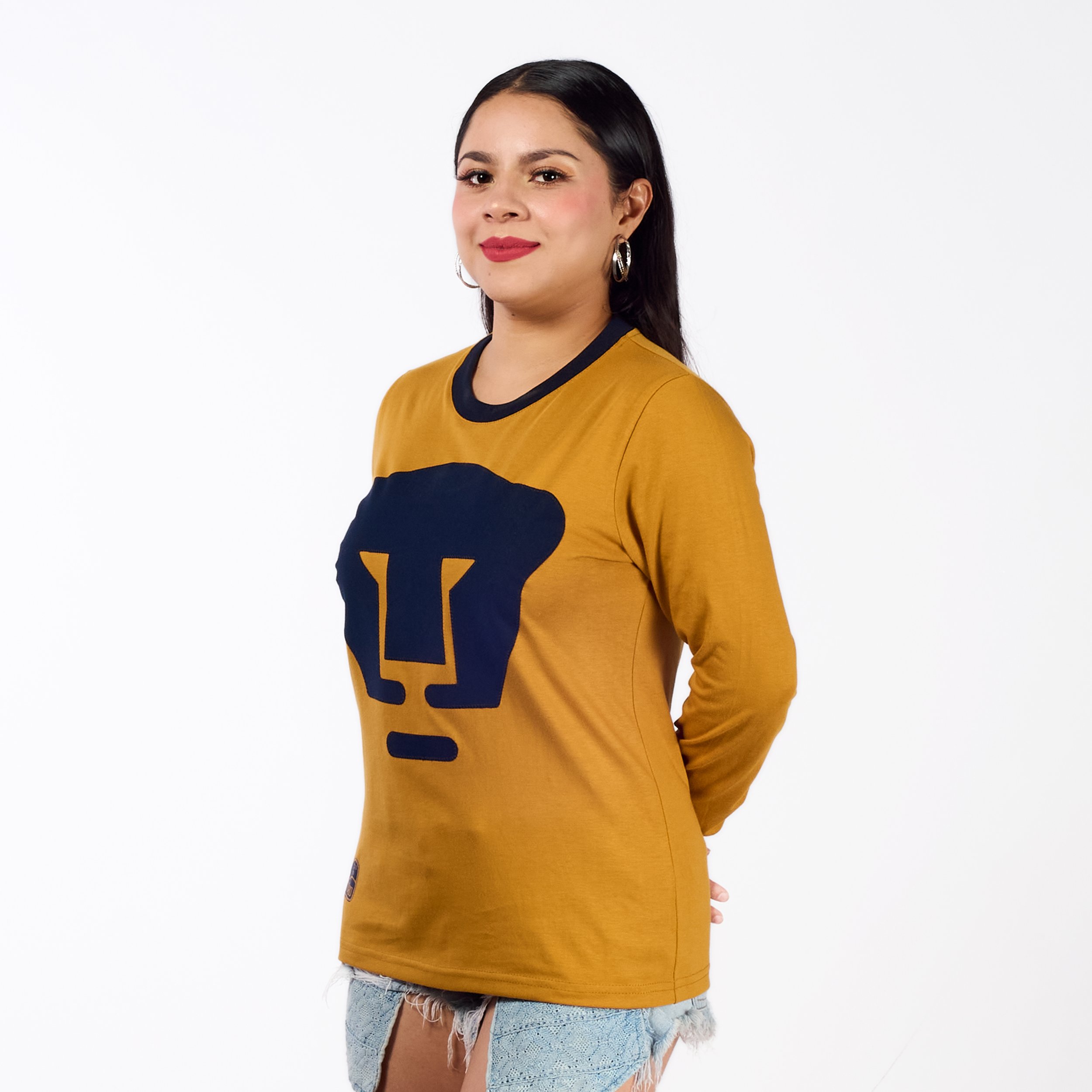 1975-1980 Oro Manga Larga Mujer Perfil.jpg