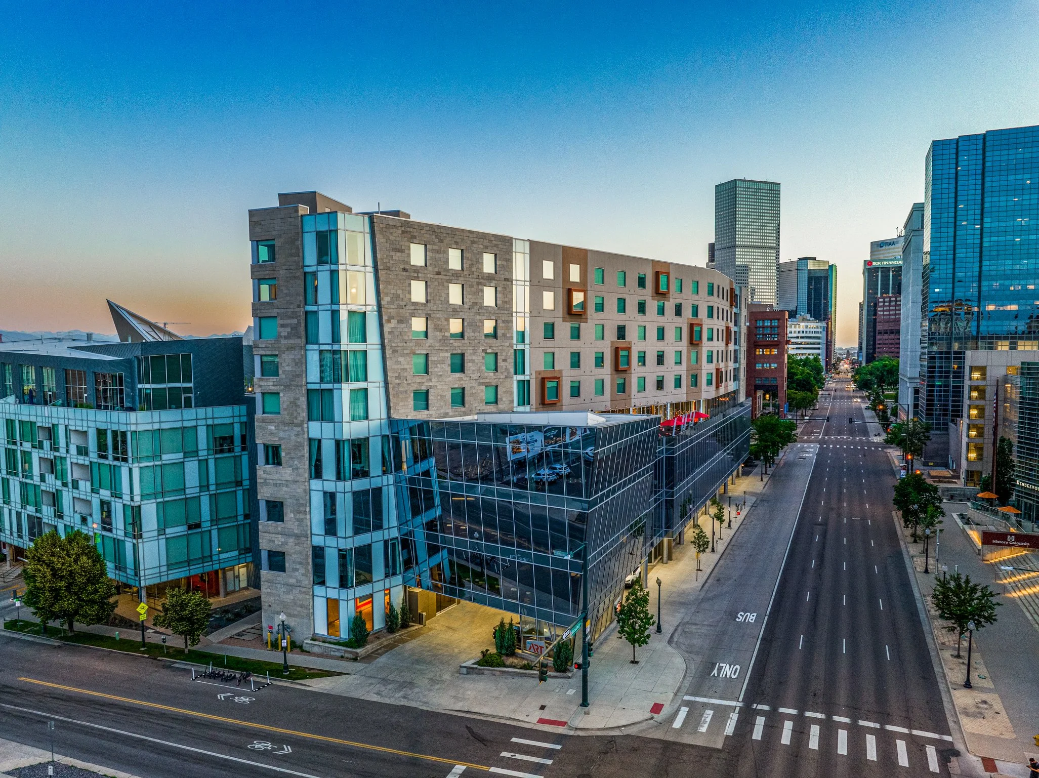 2023_Commercial_Hilton_Curio_Art Hotel_Denver_For Web--3.jpg