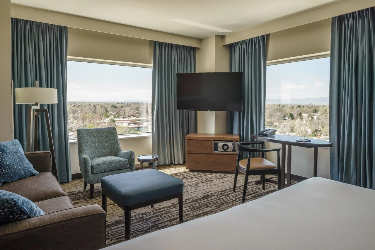 Hyatt-Regency-Aurora-Denver-Conference-Center-P038-Guestroom-Business-Deluxe-1280x1280.jpeg