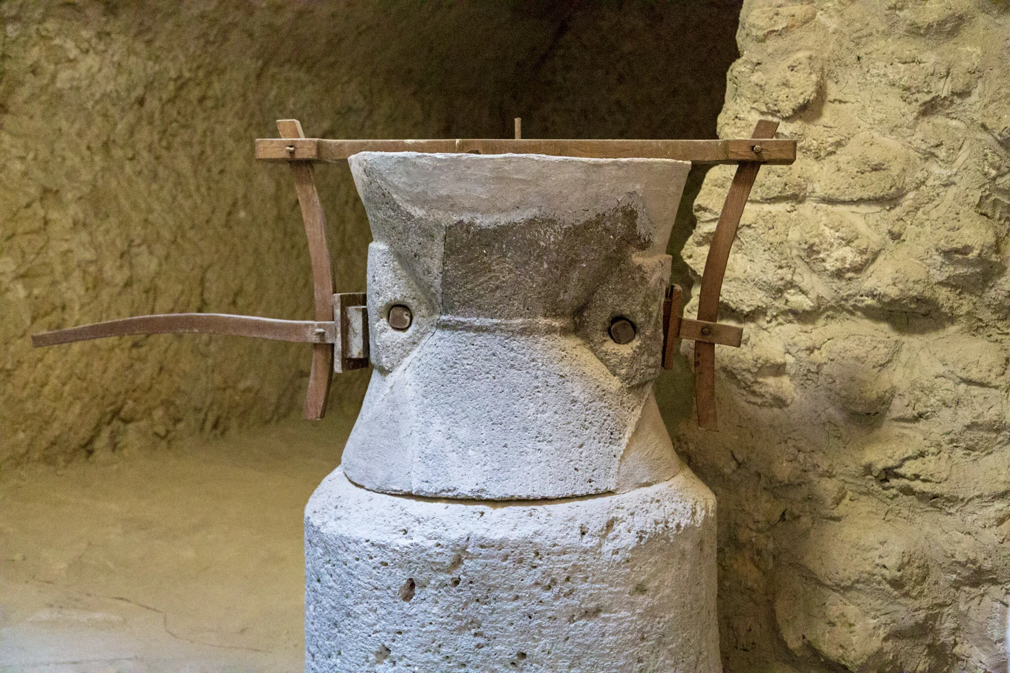 An Amphora ( Rione Terra)