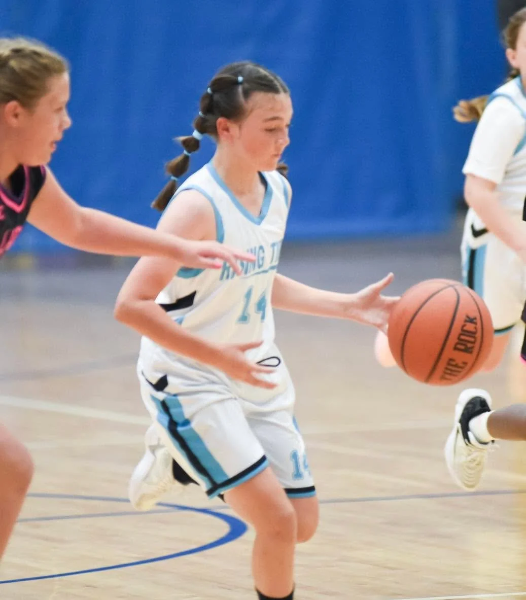 Wishing a Happy (belated) Birthday to Rising Tide player Sadie Lyons. She celebrated her birthday on Saturday with a strong showing helping our 5th grade team to a win. 🌊 🏀