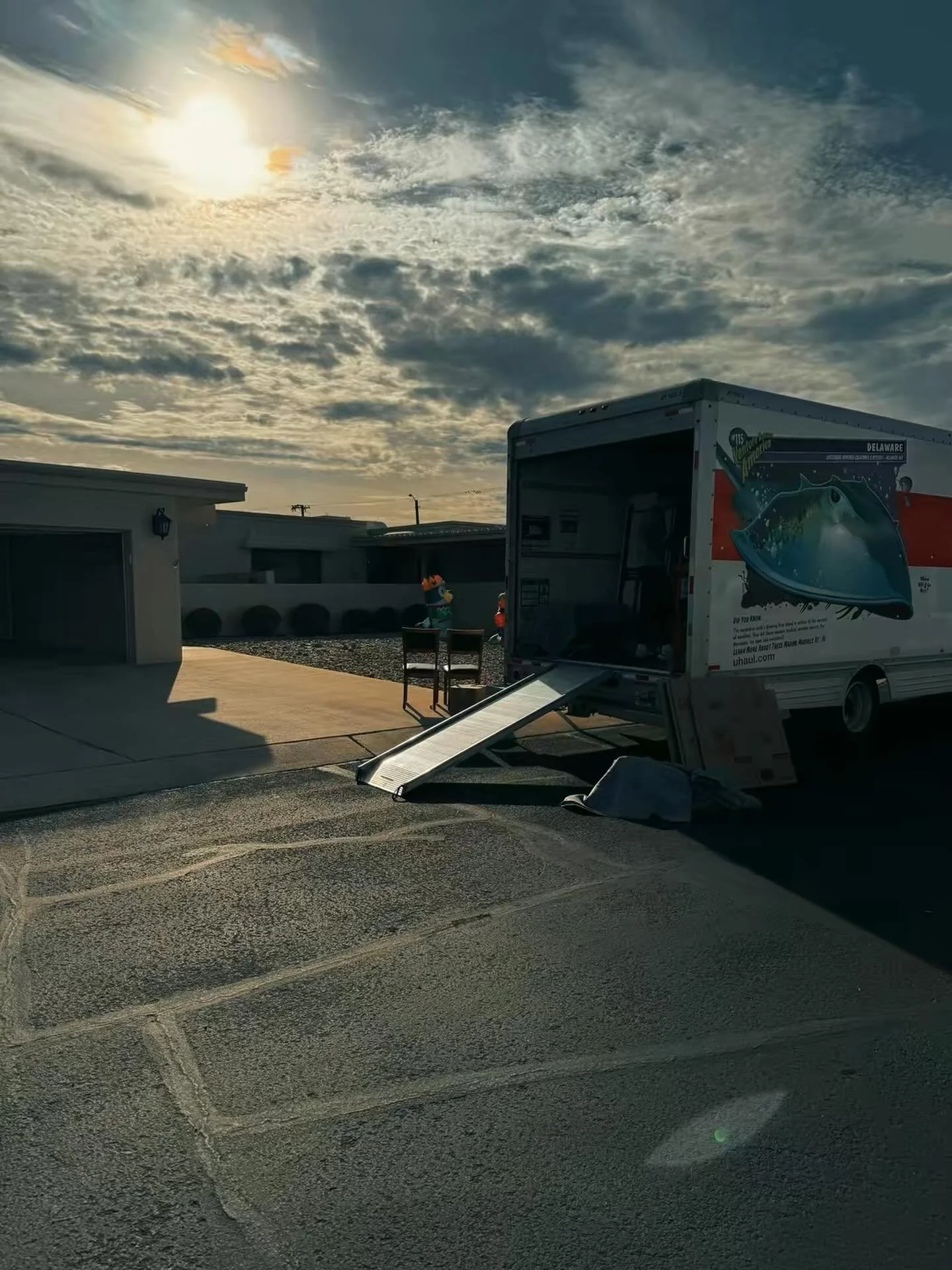 January moves just hit different ❄️
Lower demand, more flexible scheduling, and a fresh start for the new year make January the *best* time to move.
If a new home or office is part of your 2026 goals, Irie Movers has your back&mdash;stress-free and d