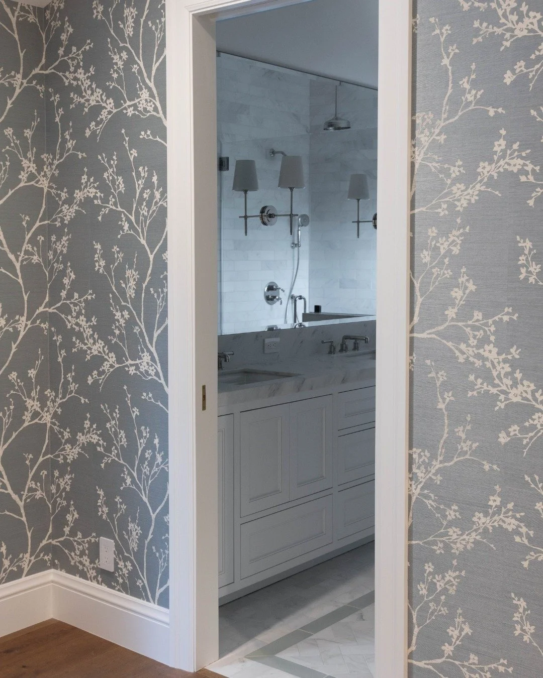 Wallpaper will always have my heart!!

It&rsquo;s the fastest way to bring in pattern, movement, and personality, especially when you keep the palette soft and let the design do the talking. This subtle blue sets the tone, frames the doorway beautifu