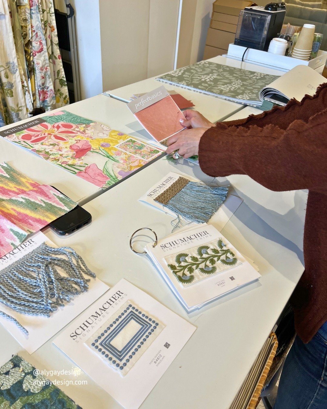 From sourcing tables to finished rooms&hellip; this one&rsquo;s a full circle moment.

These are some of my favorite behind-the-scenes snapshots from the early days of the showcase, when Reed and I were deep in the sourcing and sampling phase, surrou