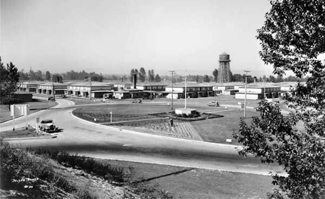 Photo credit: The Denver Avenue entrance to Vanport, 1944. Photo: City of Portland Archives.