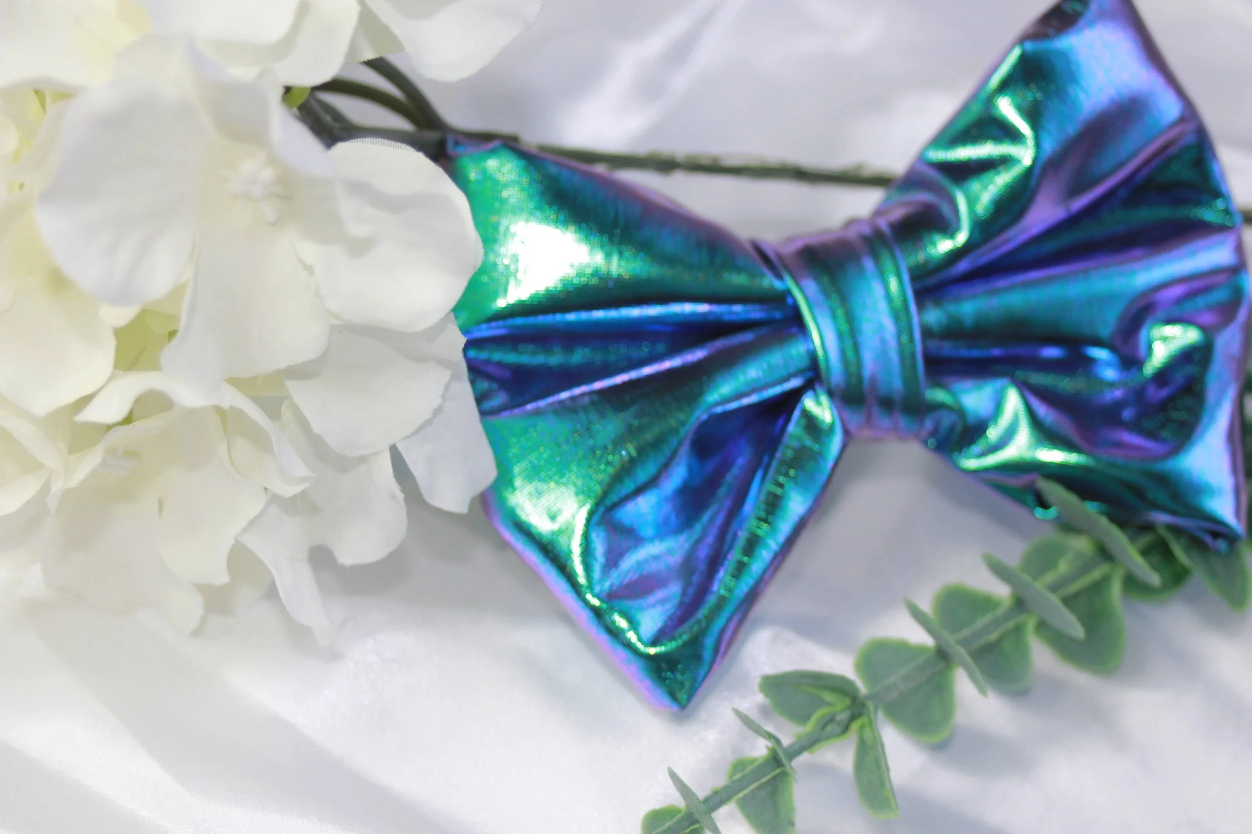 Live in Technicolour Dog Bow Tie – Iridescent Pet Bowtie Accessory