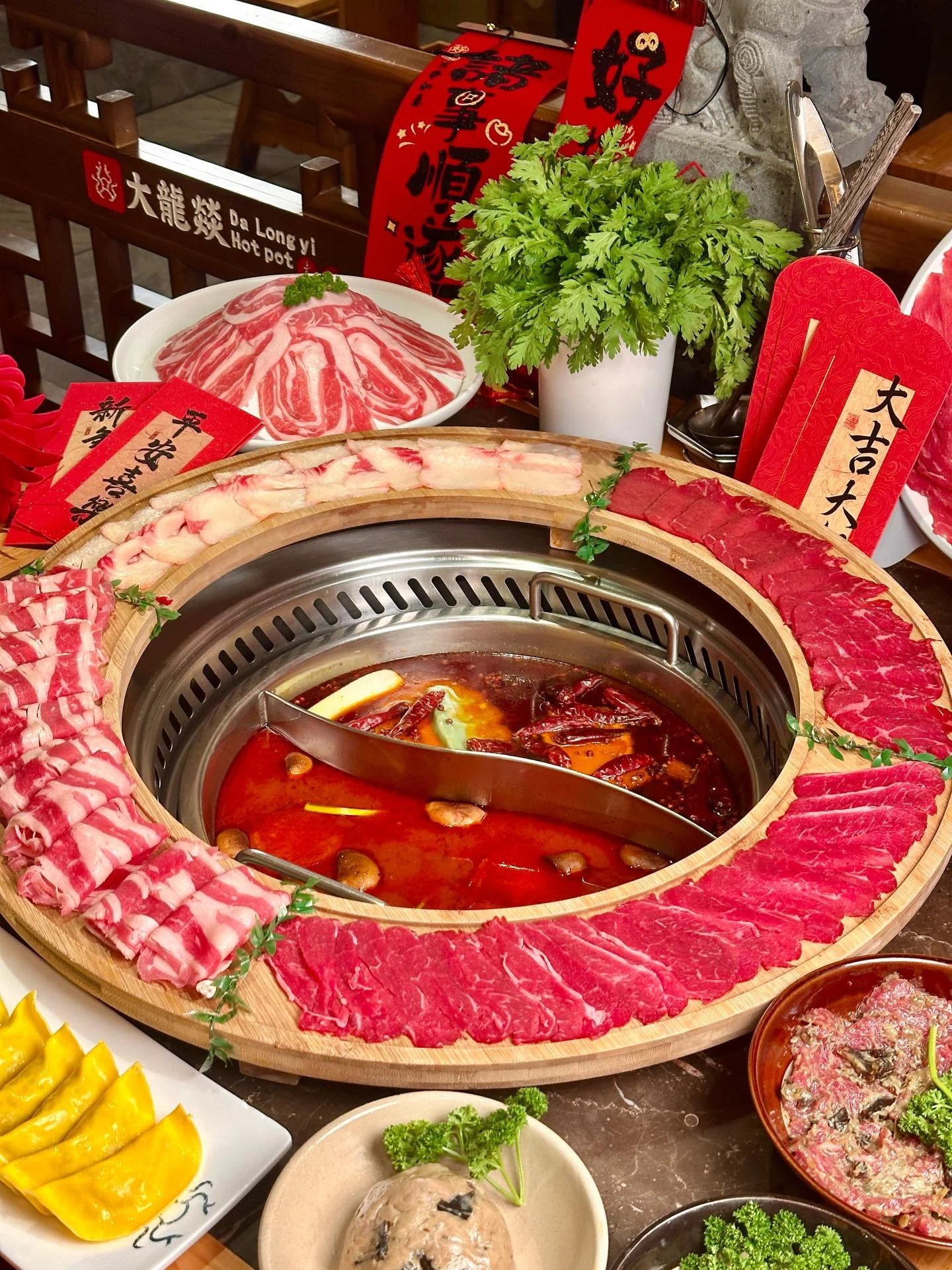 New year, better meals.🥩🍷

Start the year by treating yourself &mdash;
good food, rich broths,
and a table worth slowing down for. 🥢

A fresh start deserves a proper hot pot.
At Dalongyi Hot Pot 🔥

📍5a Berners St, London W1T 3LA

 #meatlovers #h