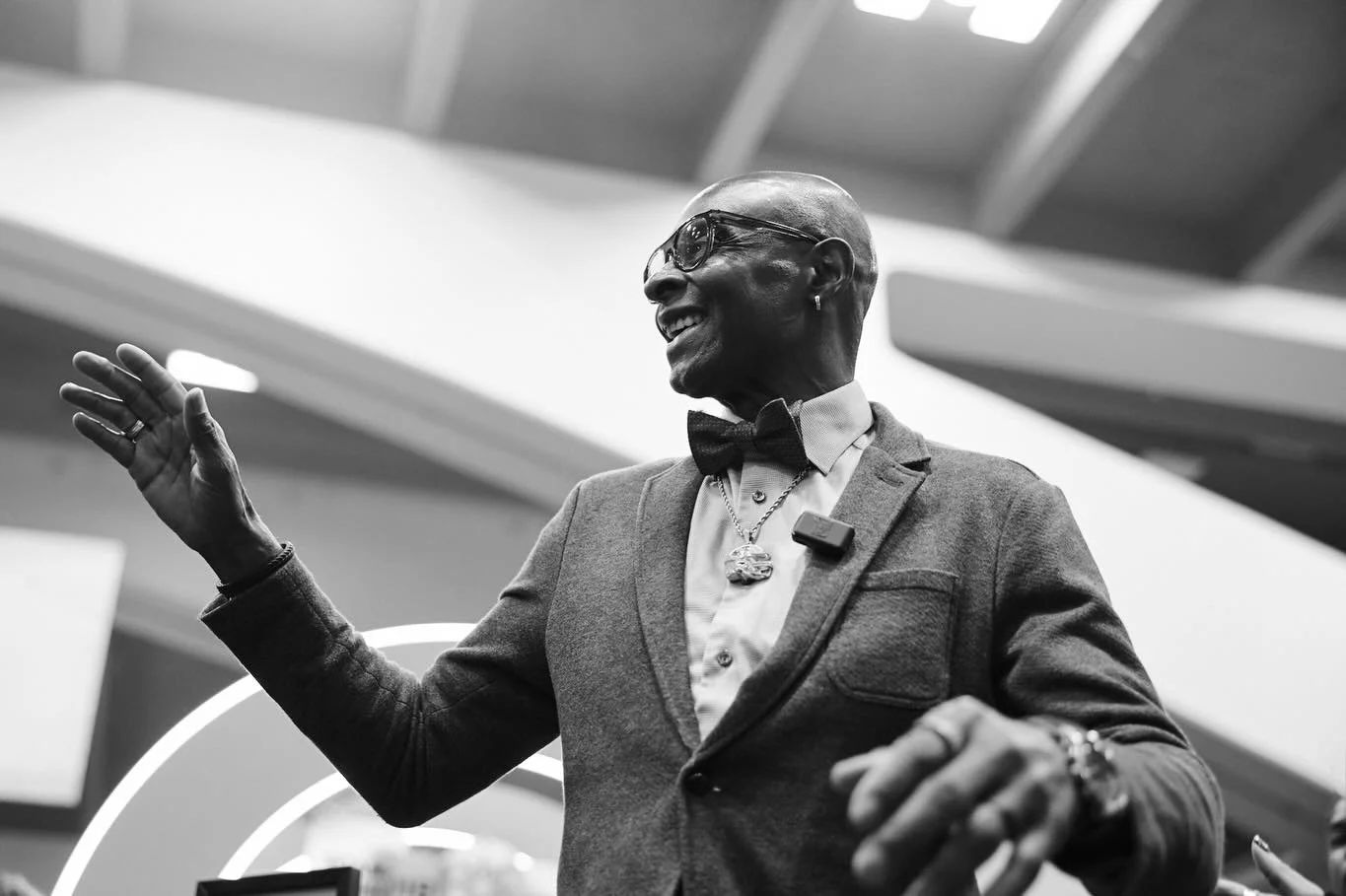 Was stoked to photograph some NFL legends, including the GOAT, at the Super Bowl Experience last week for Invisalign.

@jerryrice @juicecheck44 @romeodunze @camjordan94 @kristinjuszczyk @ashleaklam32 @specialolympics @nflflag @invisalign #superbowlwe