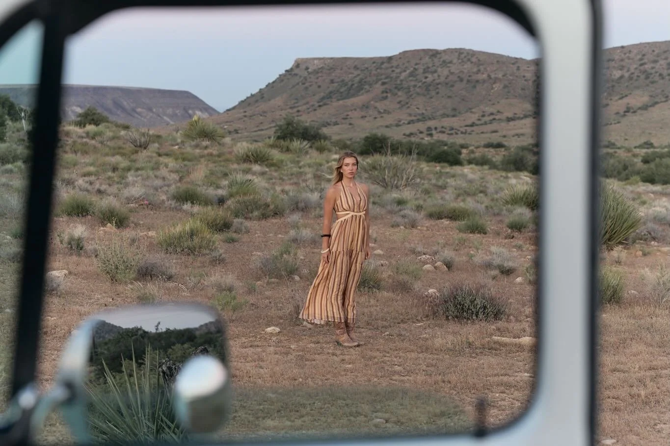 Desert roadtrip with @lenilisek_ wearing @hm dress and @laredowesternboots 

#joshuatreephotographer #sfphotographer #deserteditorial #desertsunsets #gmcvandura