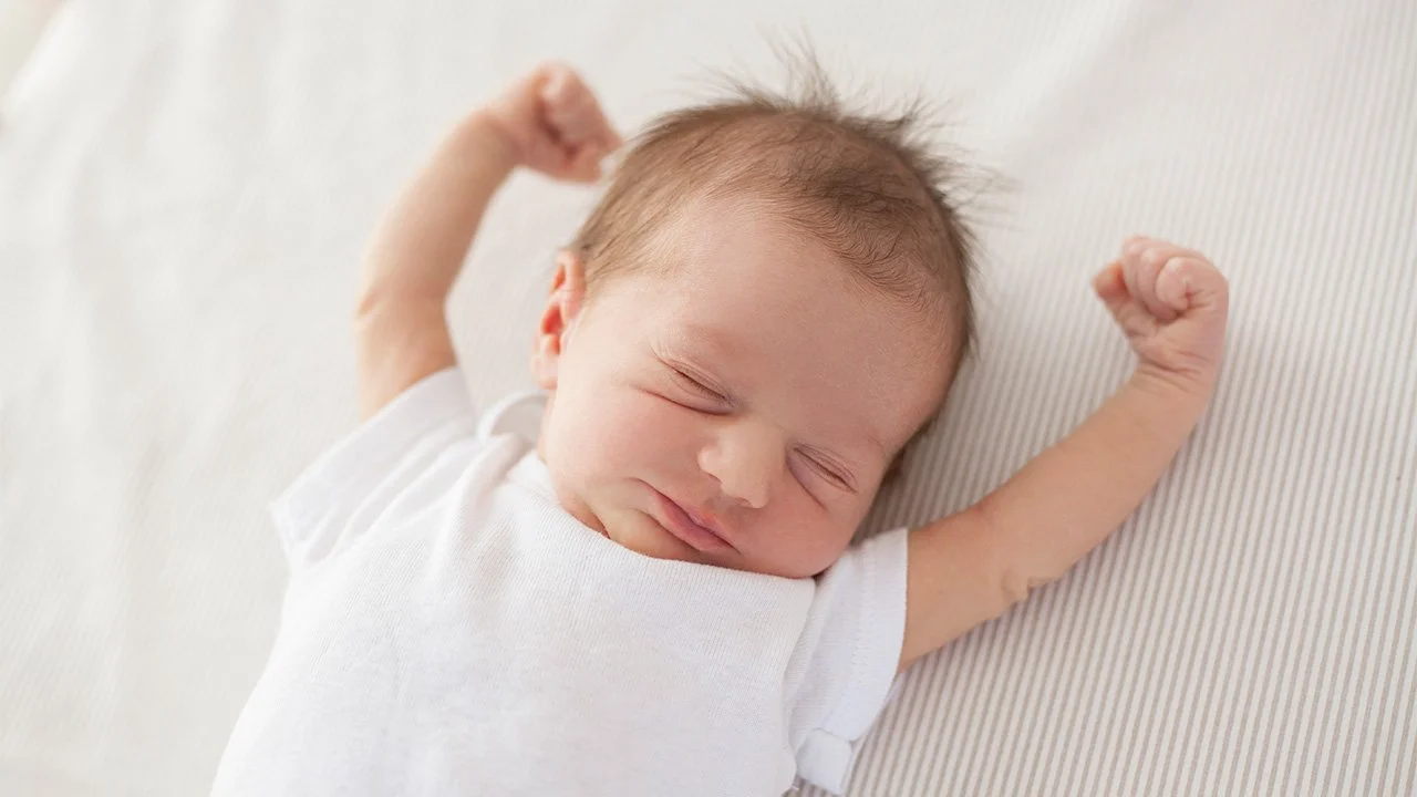 Day/Night Confusion in Newborns: Causes, Fixes, and What to Expect