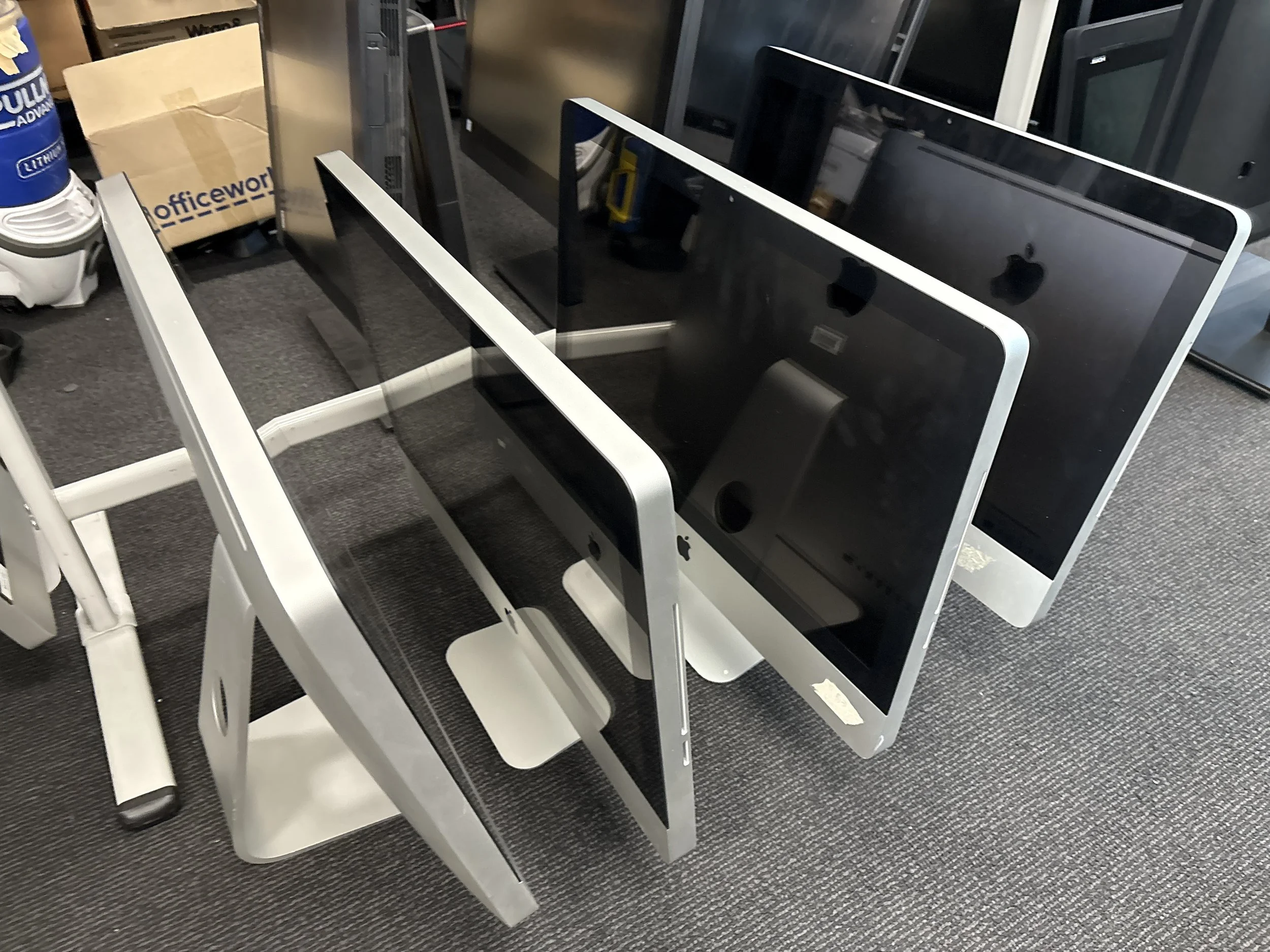 Apple iMac  bulk lot older models ( Price All)