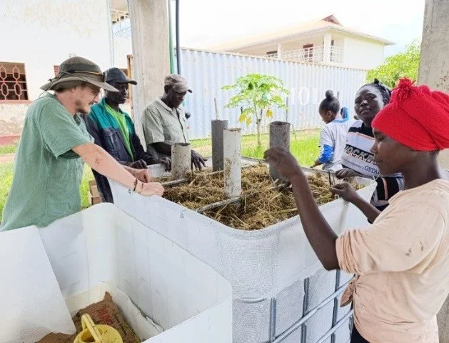 Culture of a modern demo garden by BCL officers