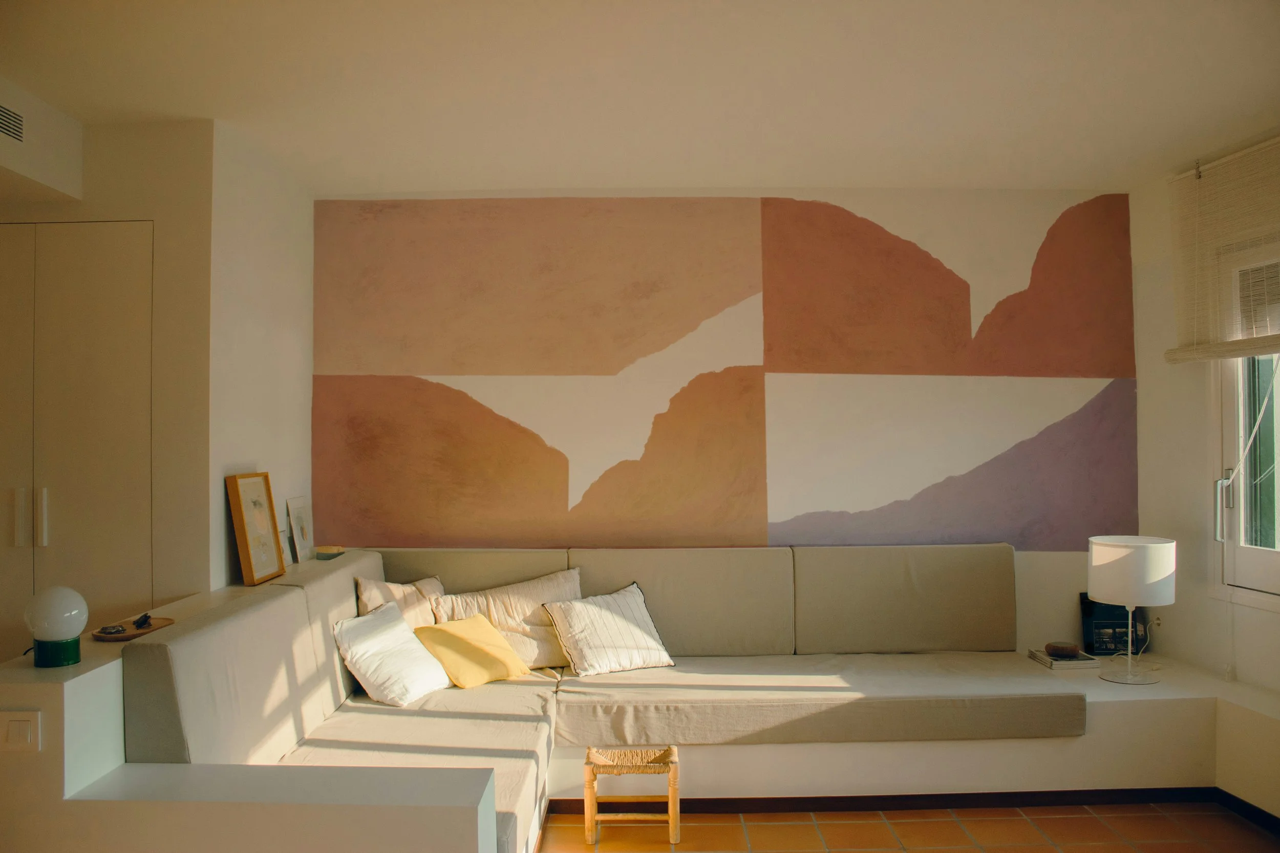 living-room-plaster-wall.jpg