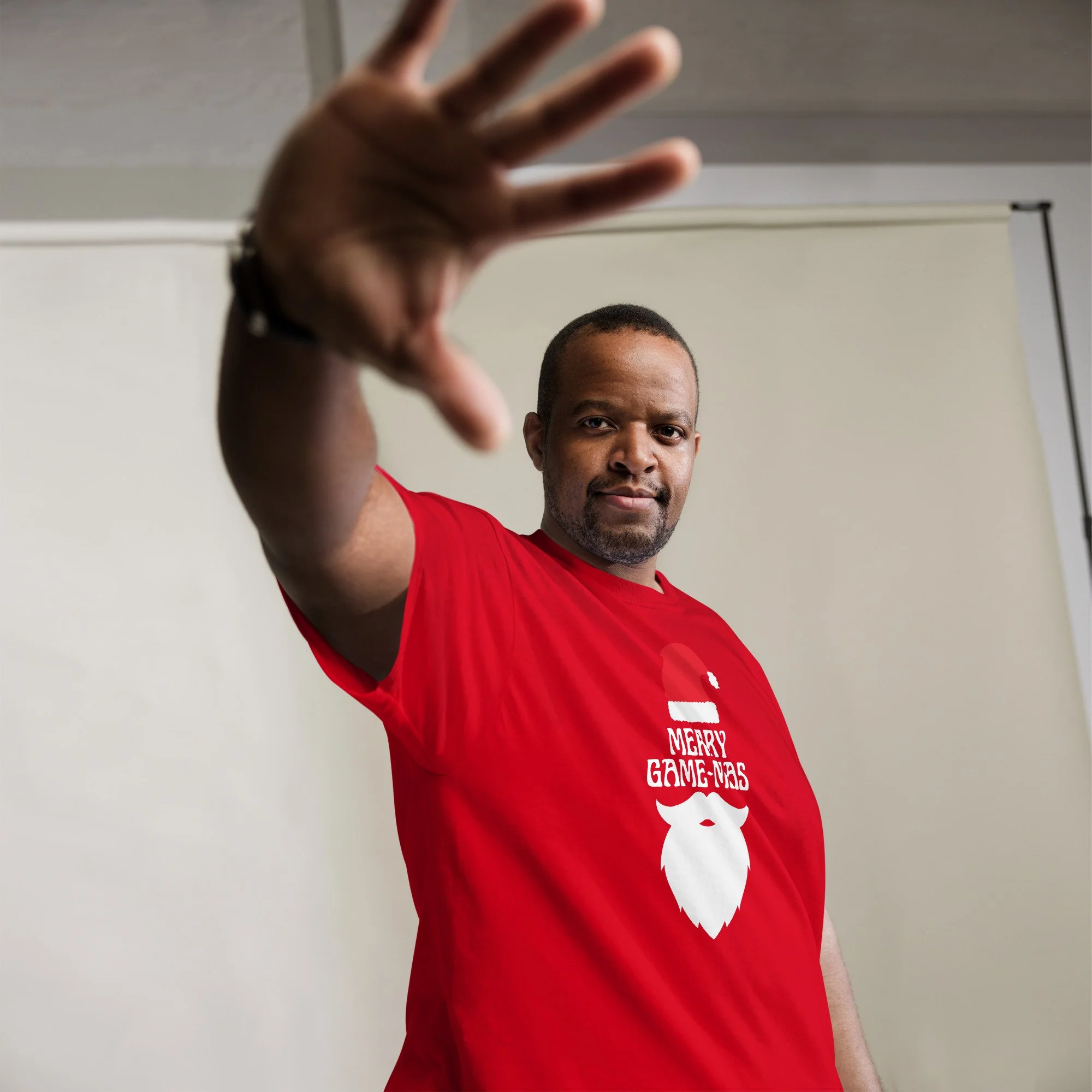 T-shirt Clássica Unissexo "MERRY GAME-MAS" |  Corte Estruturado | MT GAMING MERCH