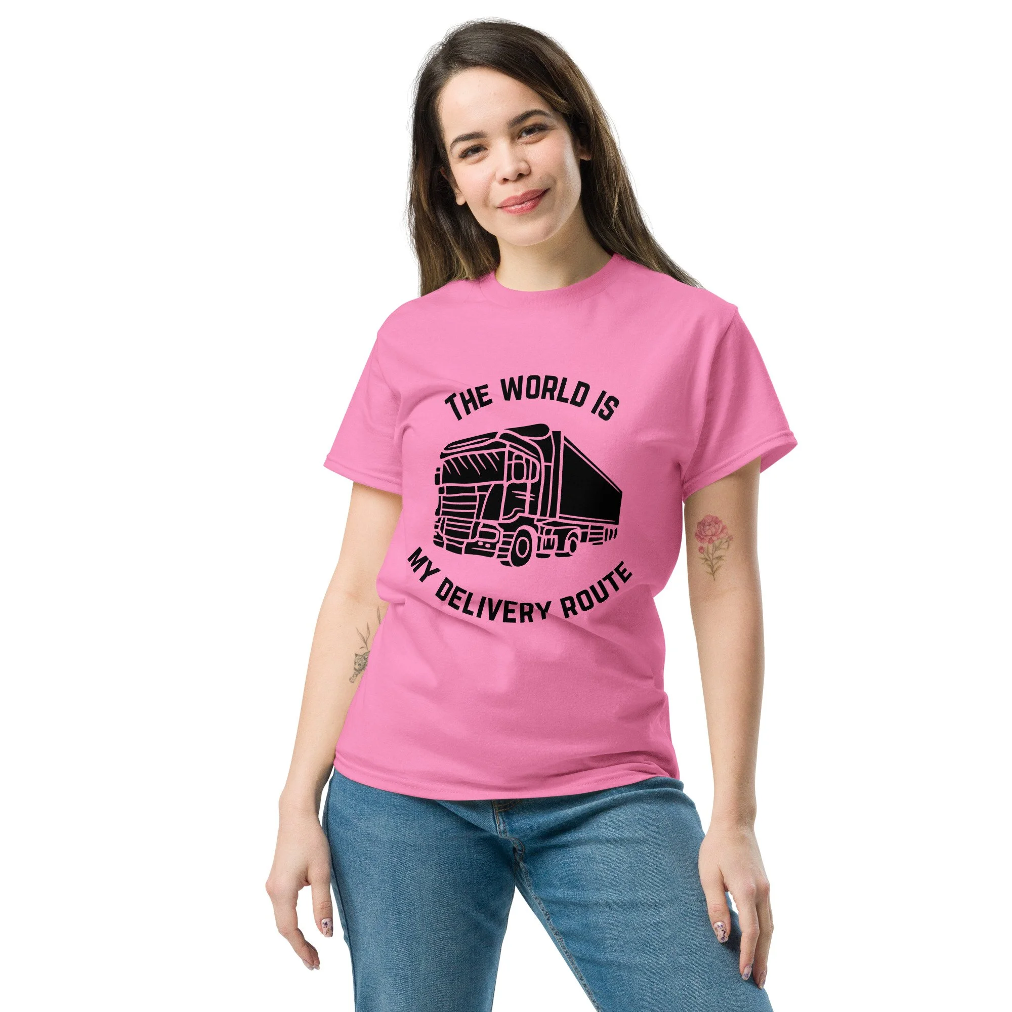T-shirt Clássica Unissexo "The World is my delivery Route" | Corte Estruturado em Algodão