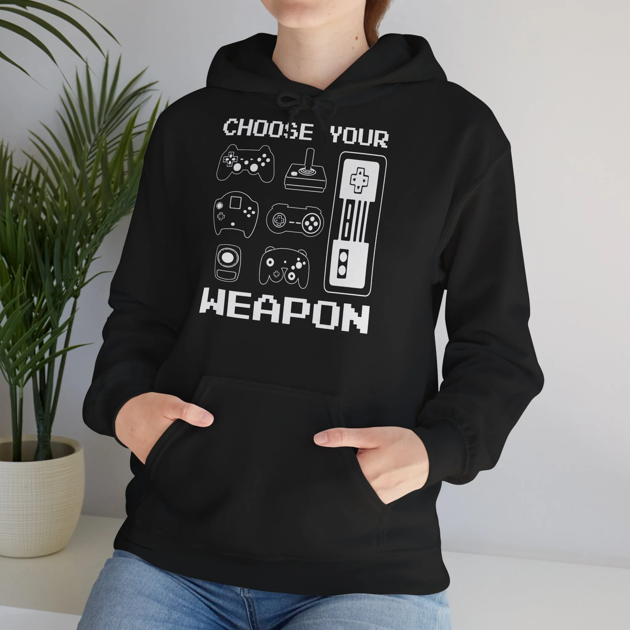 Hoodie Gamer "Choose Your Weapon" – Design Retro de Comandos, Conforto e Estilo