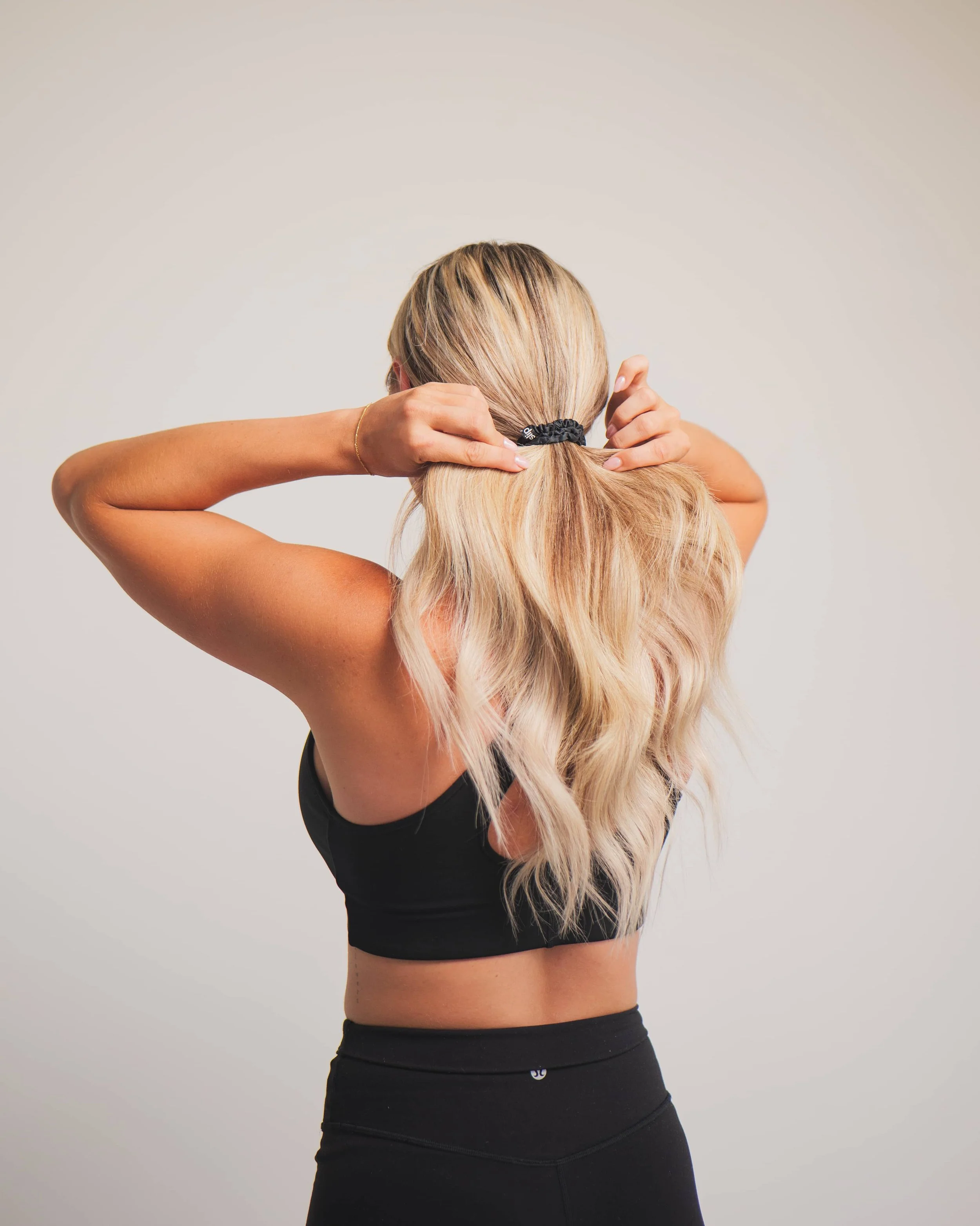 blonde-model-from-the-back.jpg