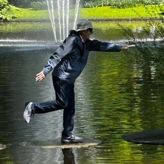 Soometimes there is only one direction to go, no matter how crazy. Music discovery is fun !