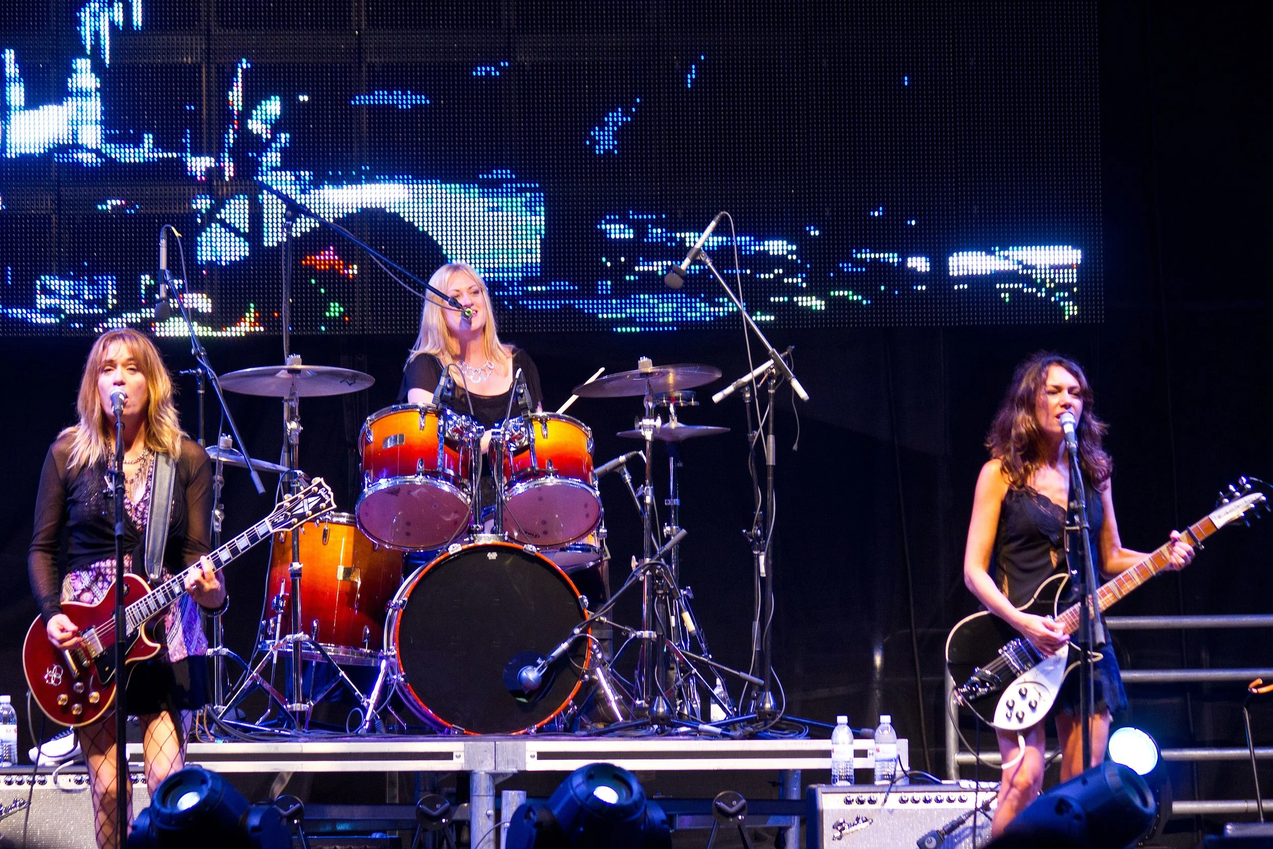 Bangles_at_Festival_of_Friends_2012-User-Tabercil.jpg