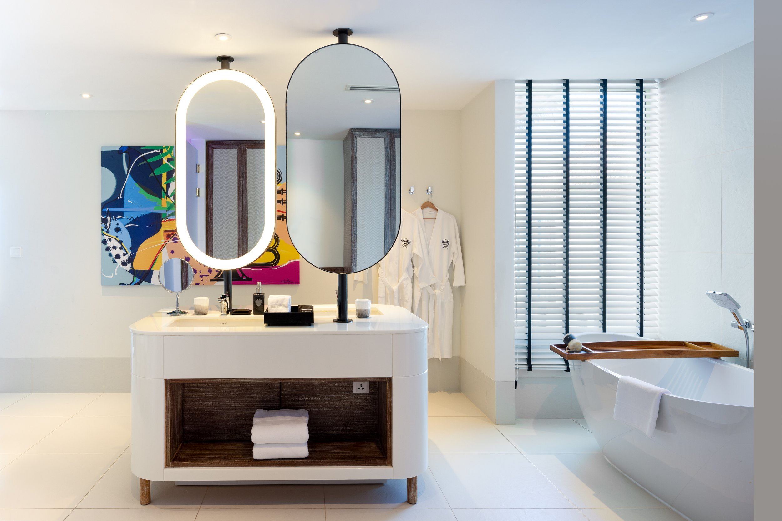 Hard Rock Hotel Maldives_Platinum_Overwater_Villa_Bathroom.jpg