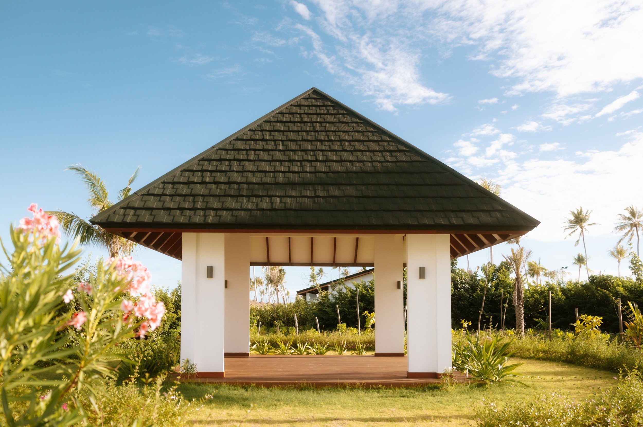 Copy of Copy of Joy Island - Yoga Pavillon.jpg