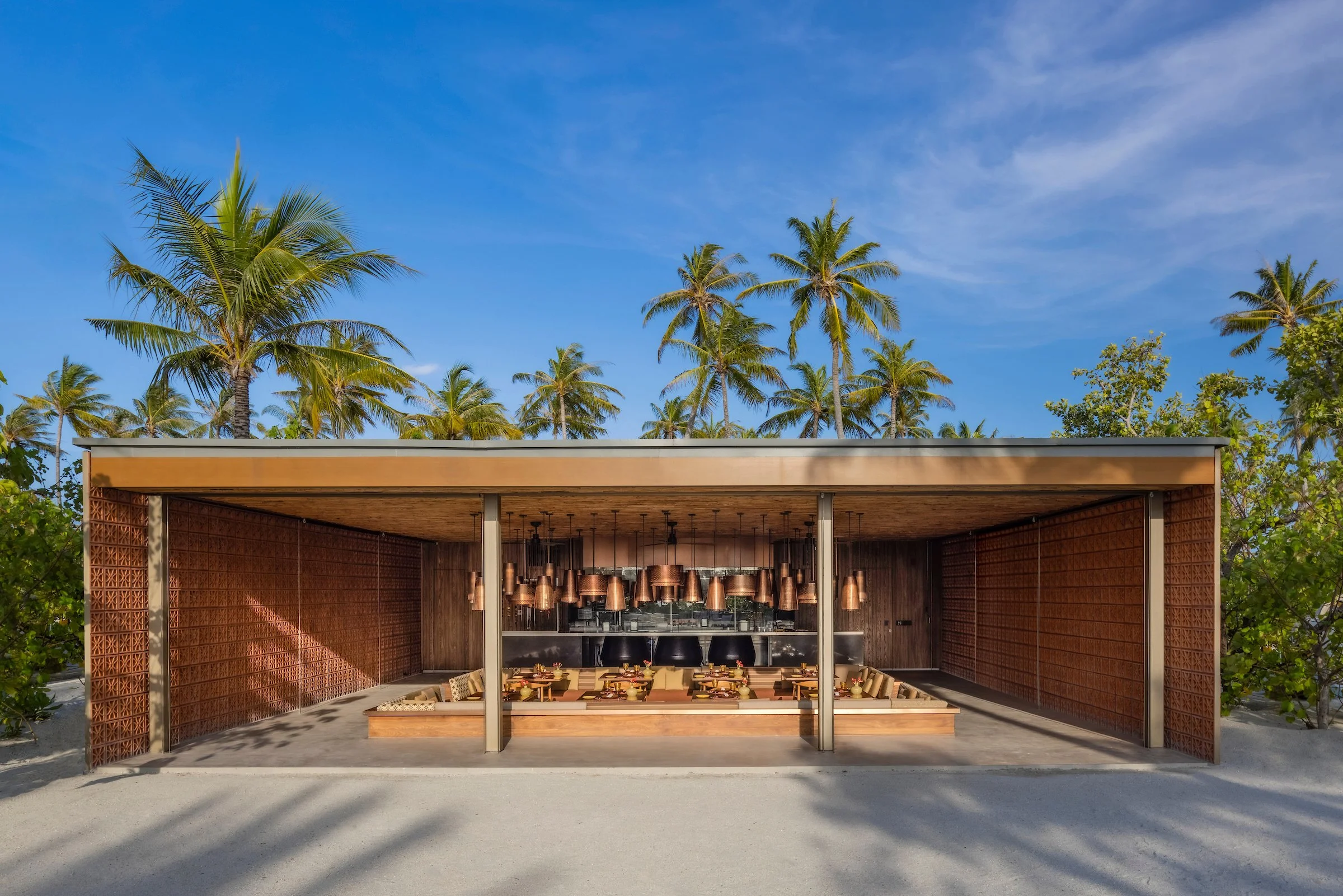 The Ritz-Carlton Maldives, Fari Islands - Arabesque.jpg