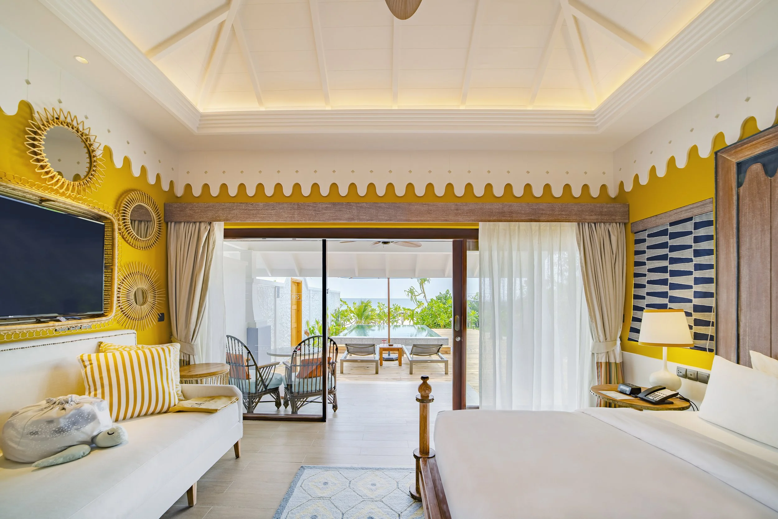 GRAND_BEACH_VILLA_WITH_POOLBEDROOM.jpg
