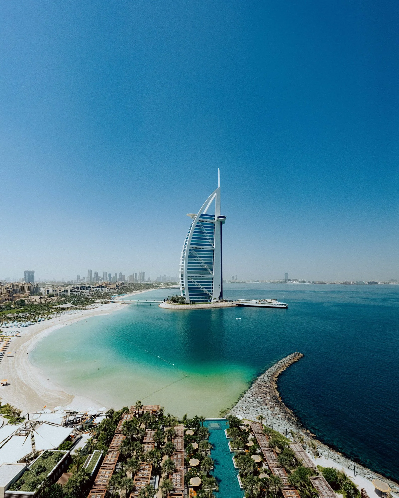 FORA_DUBAI_EXTRAS11.jpg