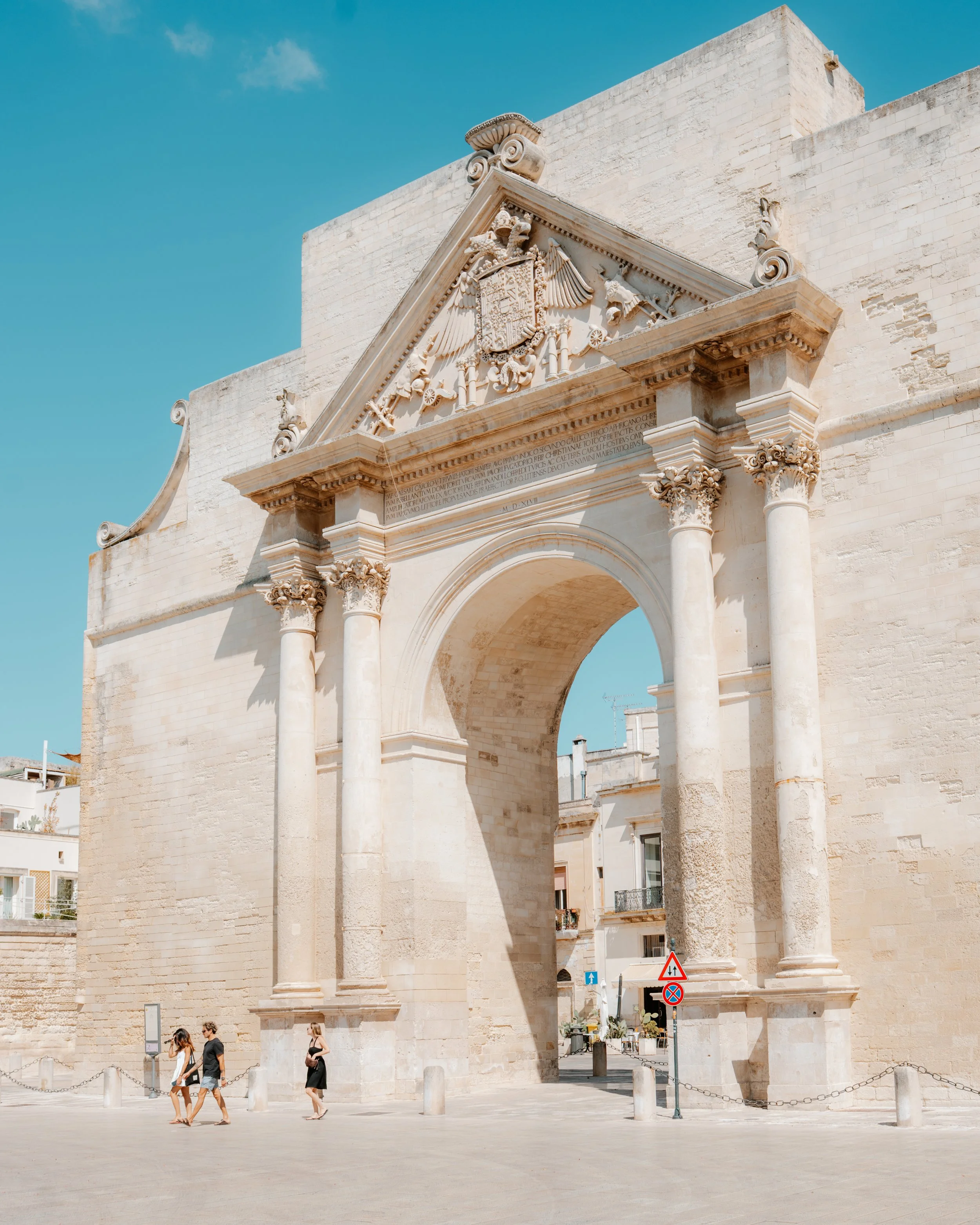 Puglia stone building.jpg