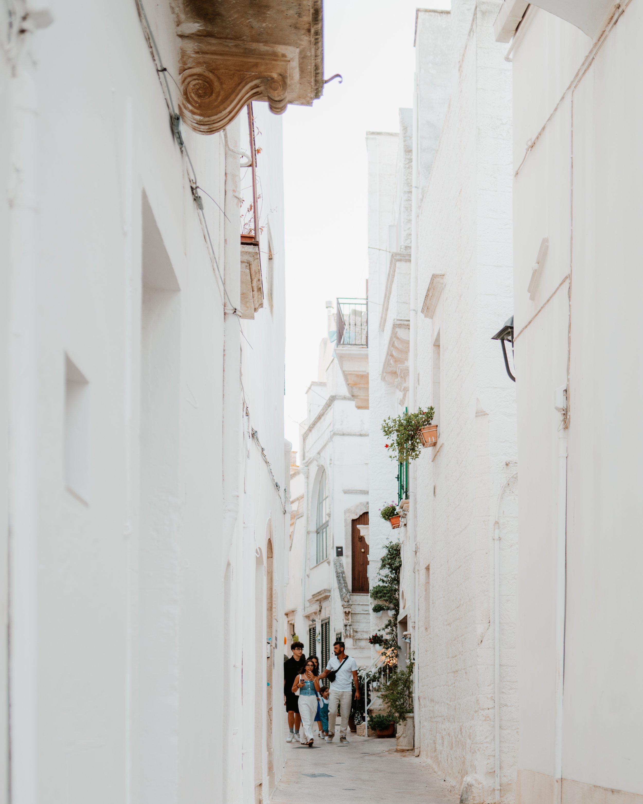 Locorotondo white streets.jpg