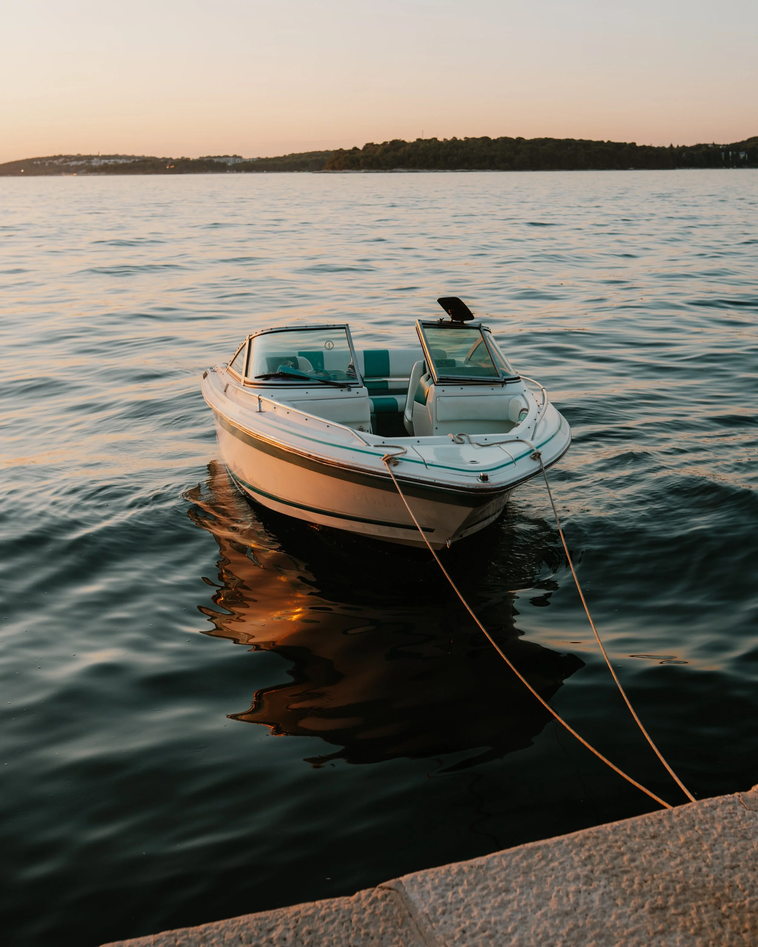 Sunset boat in Rovinj.jpg