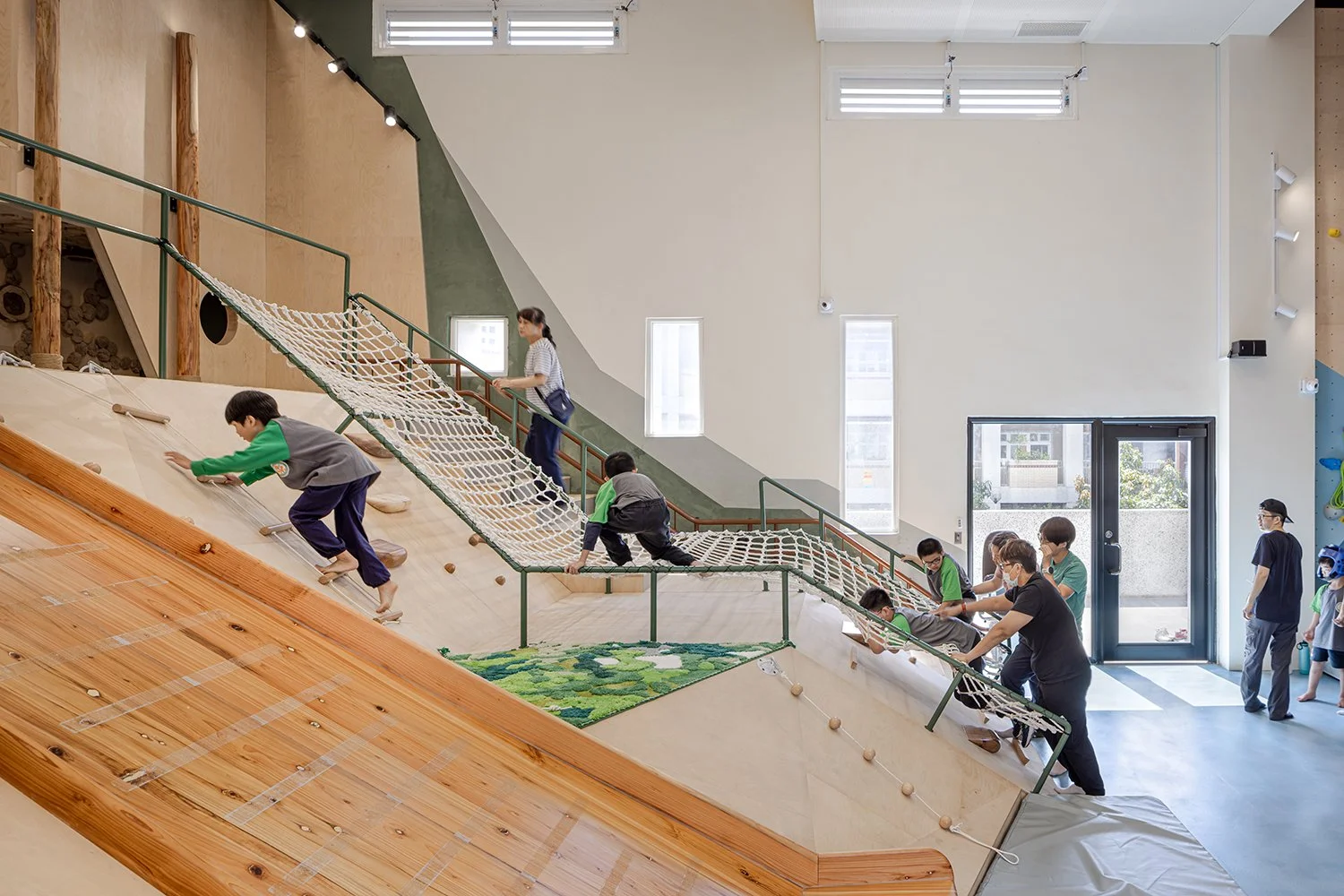 Redsign of Indoor climbing playground for kids with special needs