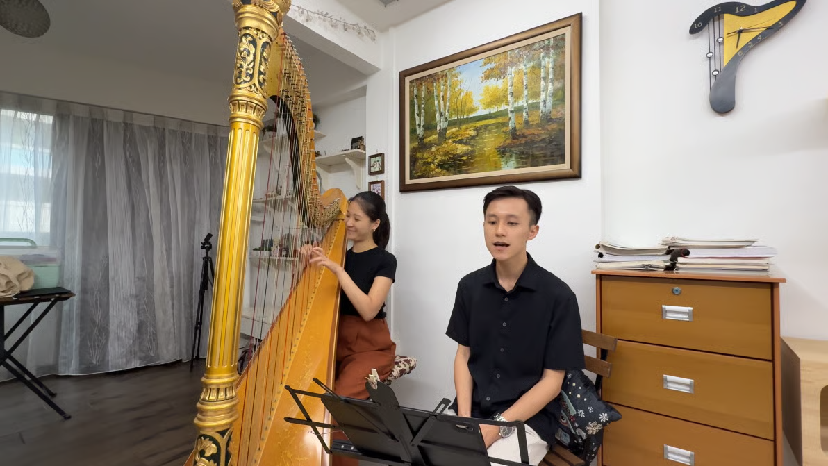 Thowback: Jamming with friends, with my harp!