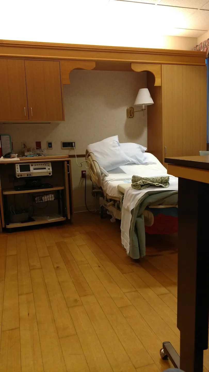 A doula shares her guide to choosing a labor hospital in Upper Peninsula.