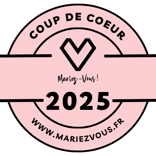 Label coup de coeur rose du site www.mariezvous.fr.  Logo rose avec un cœur stylisé au centre, texte autour et au centre.
 Gateau Mes Friends Disent partenaire NappyLife pour la confection de vos gâteaux.