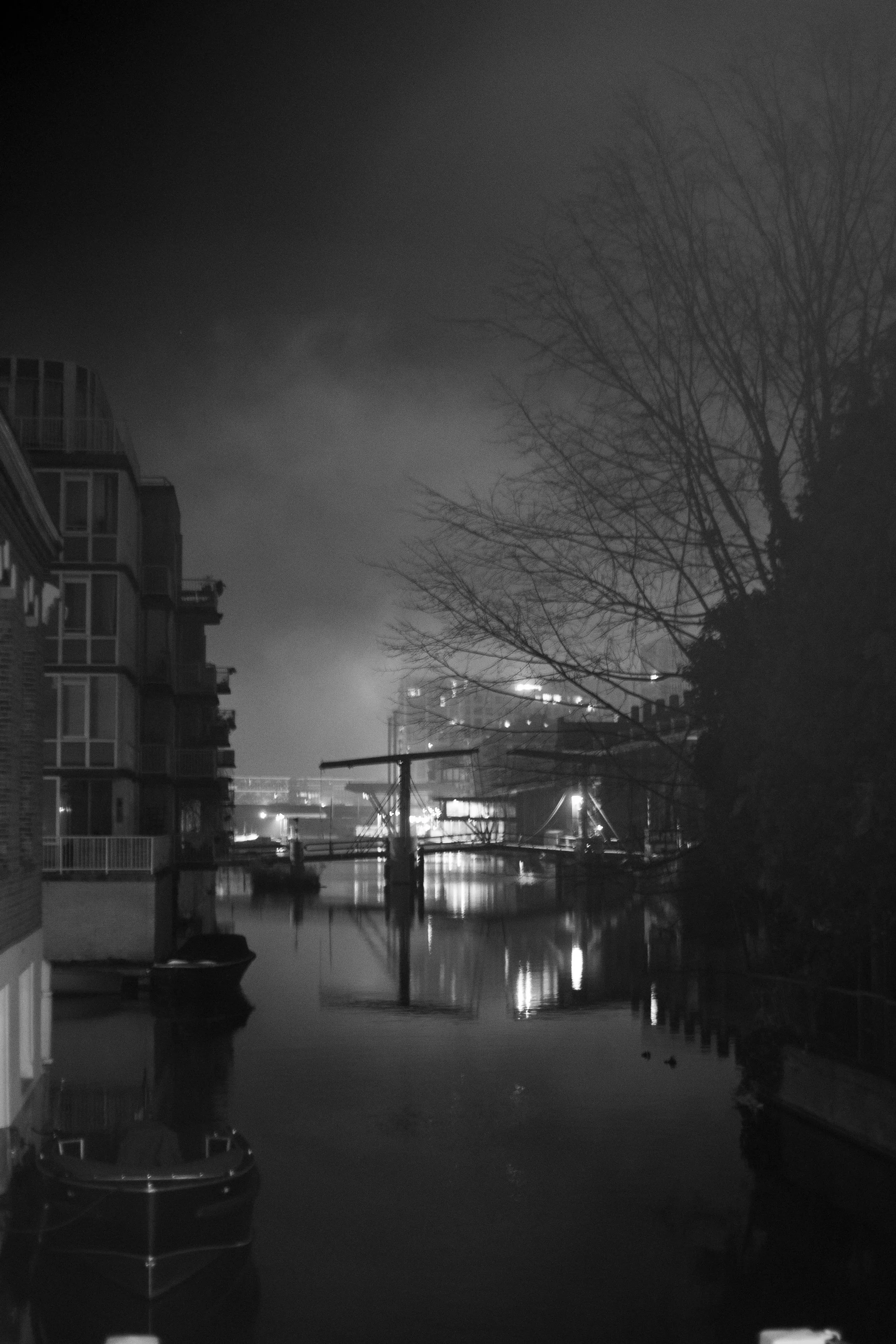 Amsterdam+night+central+station+water+bridge+-3.jpg