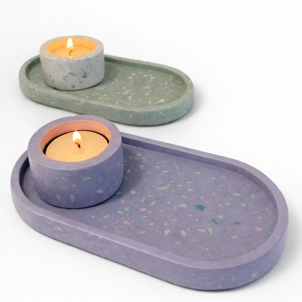 Gisteren marmer in de kijker&hellip;
Vandaag draait alles rond ✨ terrazzo ✨
Tijdens de workshop kies je zelf je kleuren, meng je de chips en maak je een unieke set die perfect past in jouw interieur 🕯️🤍
Creatief ontspannen &eacute;n naar huis met i
