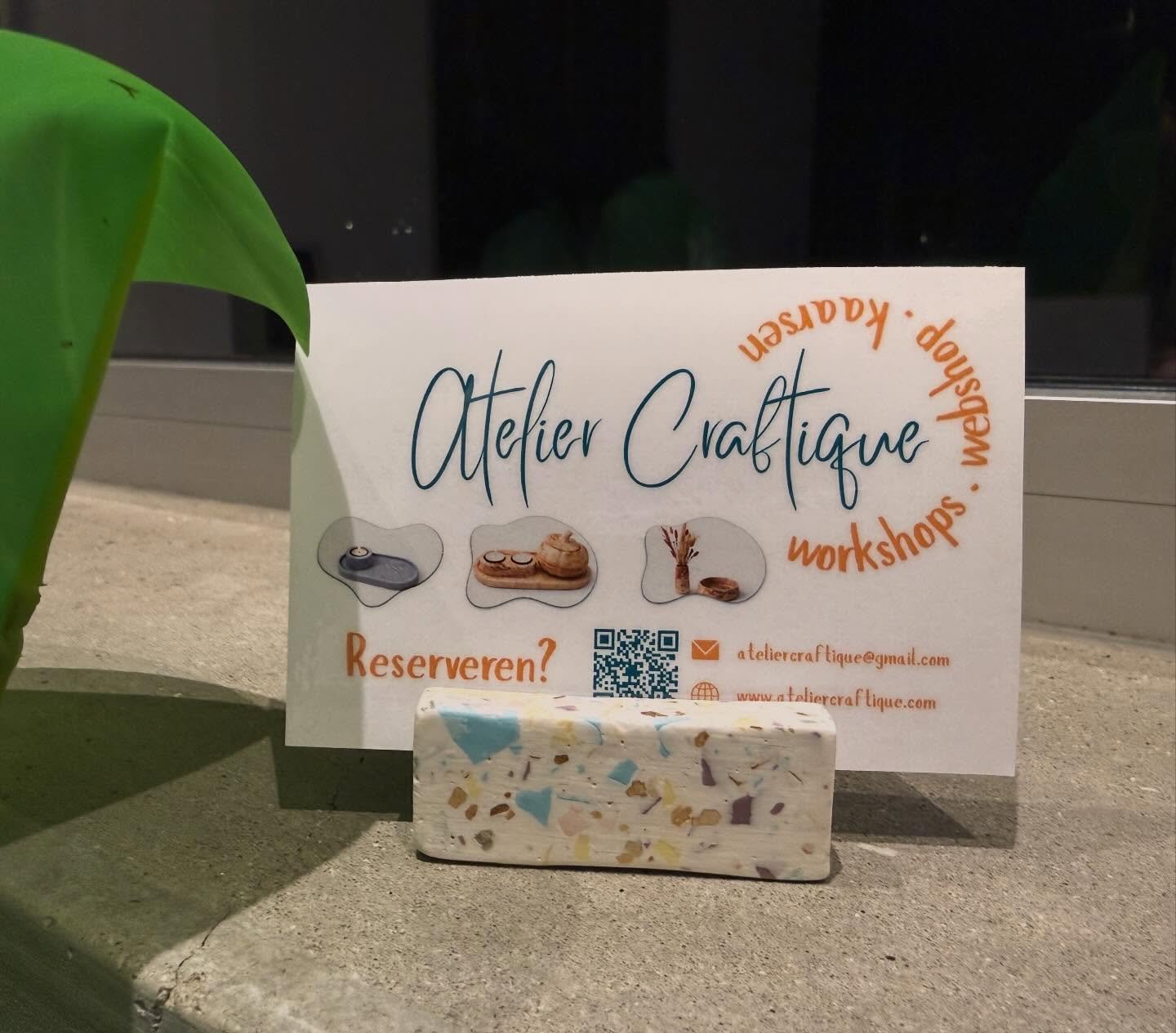 Terrazzo kaarthouder 😍
Perfect voor je favoriete kaartje.
Wil je er zelf eentje maken? Dat kan in de Vrije Vorm workshop ✨#terrazzo #handgemaakt #workshop #creatieveworkshop #workshopbelgie