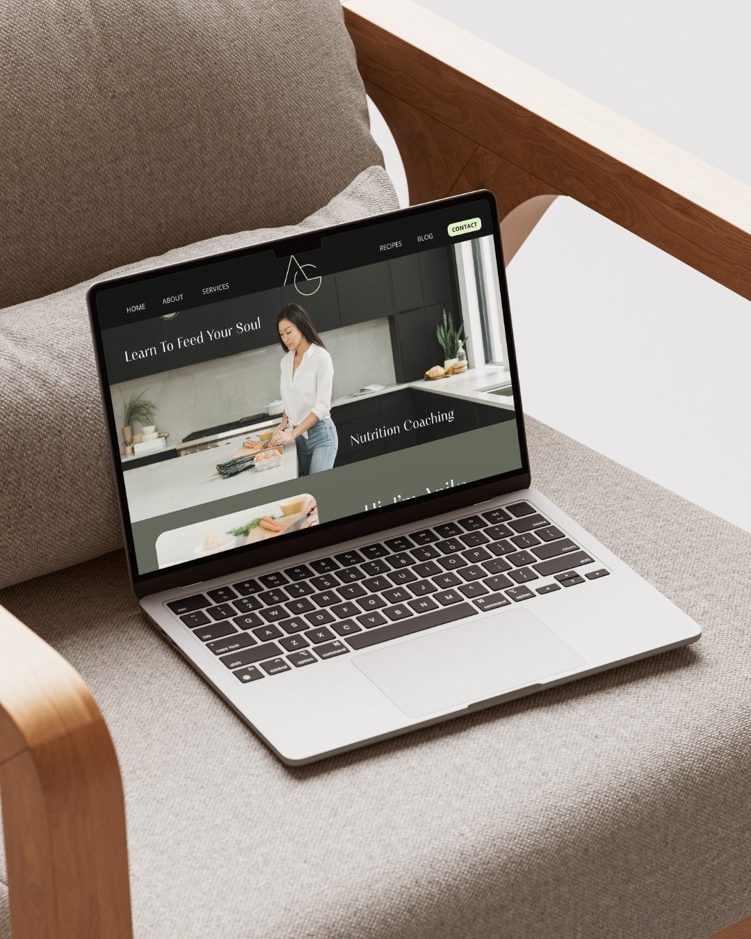 I adore working with solo entrepreneurs.

Wanna know why?

Because solo business owners have grit.

They&rsquo;ve got that fire &mdash; that I&rsquo;ll-figure-it-out energy &mdash; and this deep desire to build something from scratch. And honestly? T