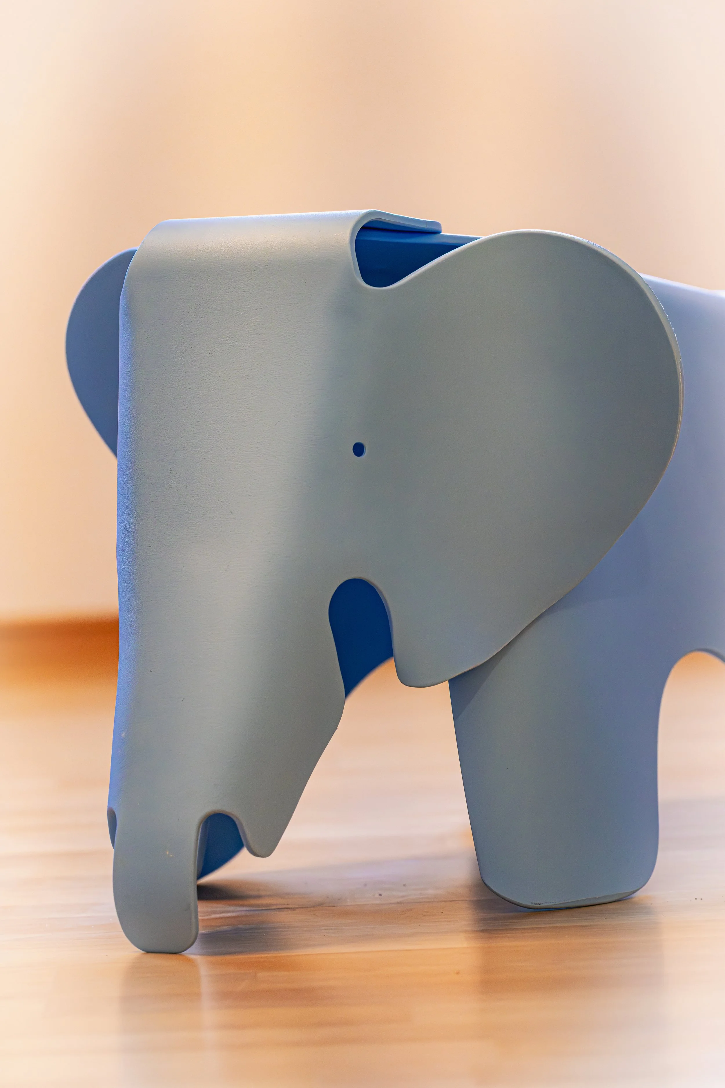 Elefant Vitra Eamus Kinderosteopathie
