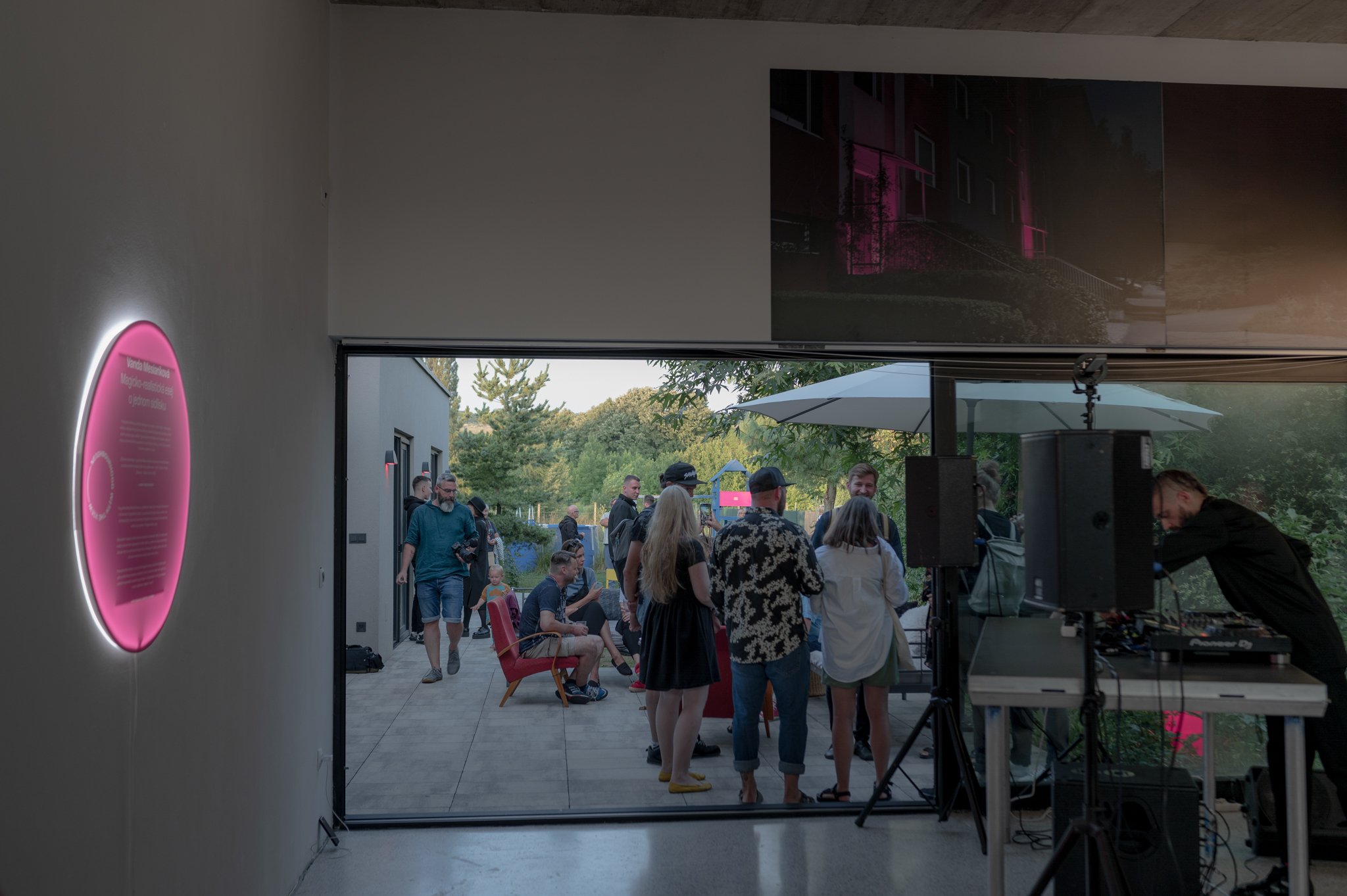 Neighbourhood with the view_Flatgallery_03.JPG