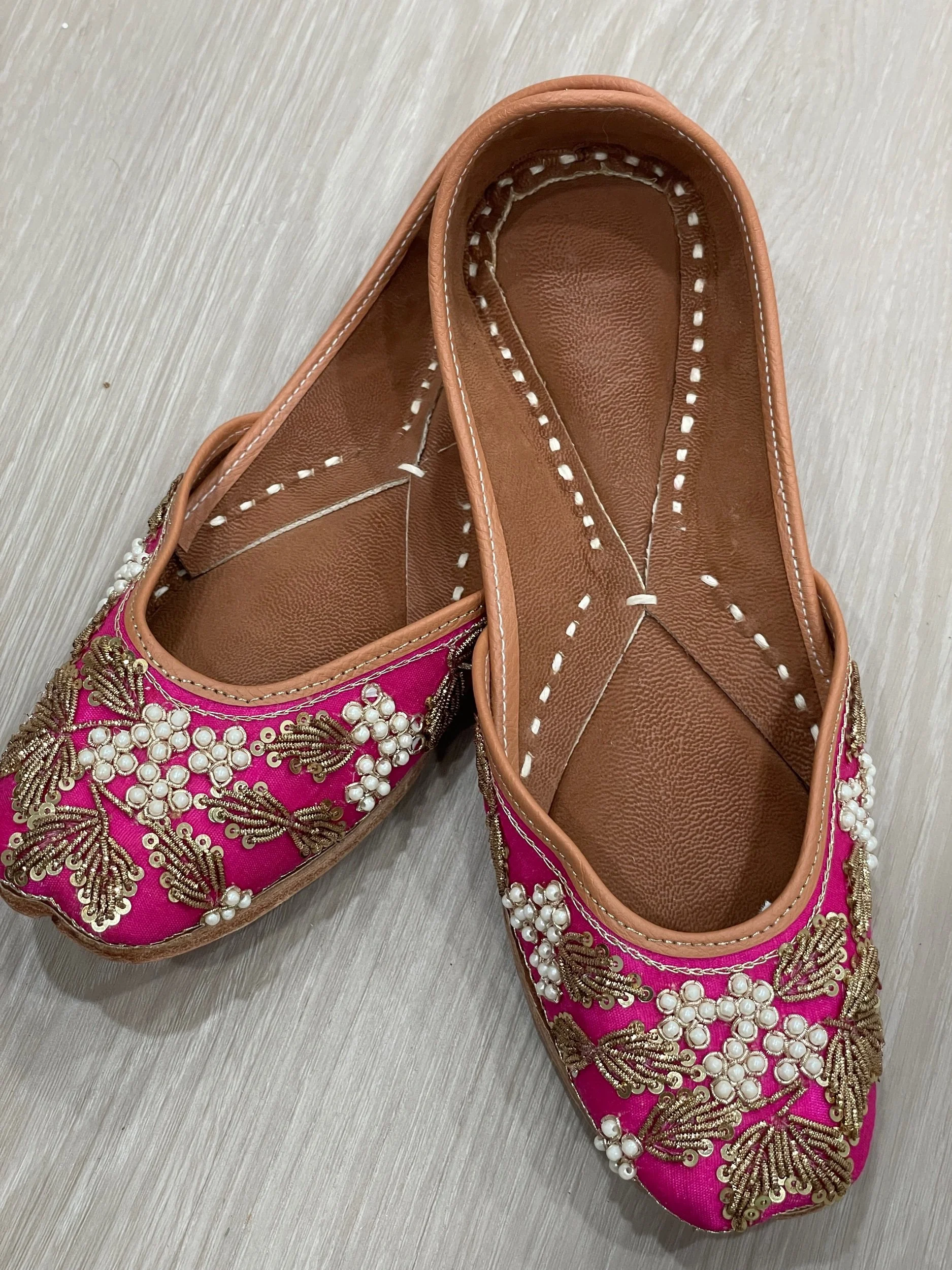 Shaan-e-Riwaayat (Pride of Tradition)