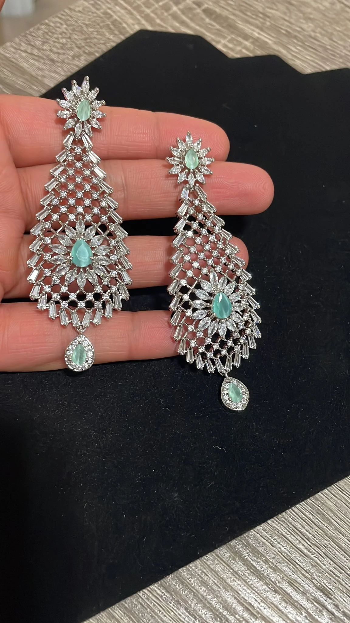 Elegant Ad & Mint fusion earrings